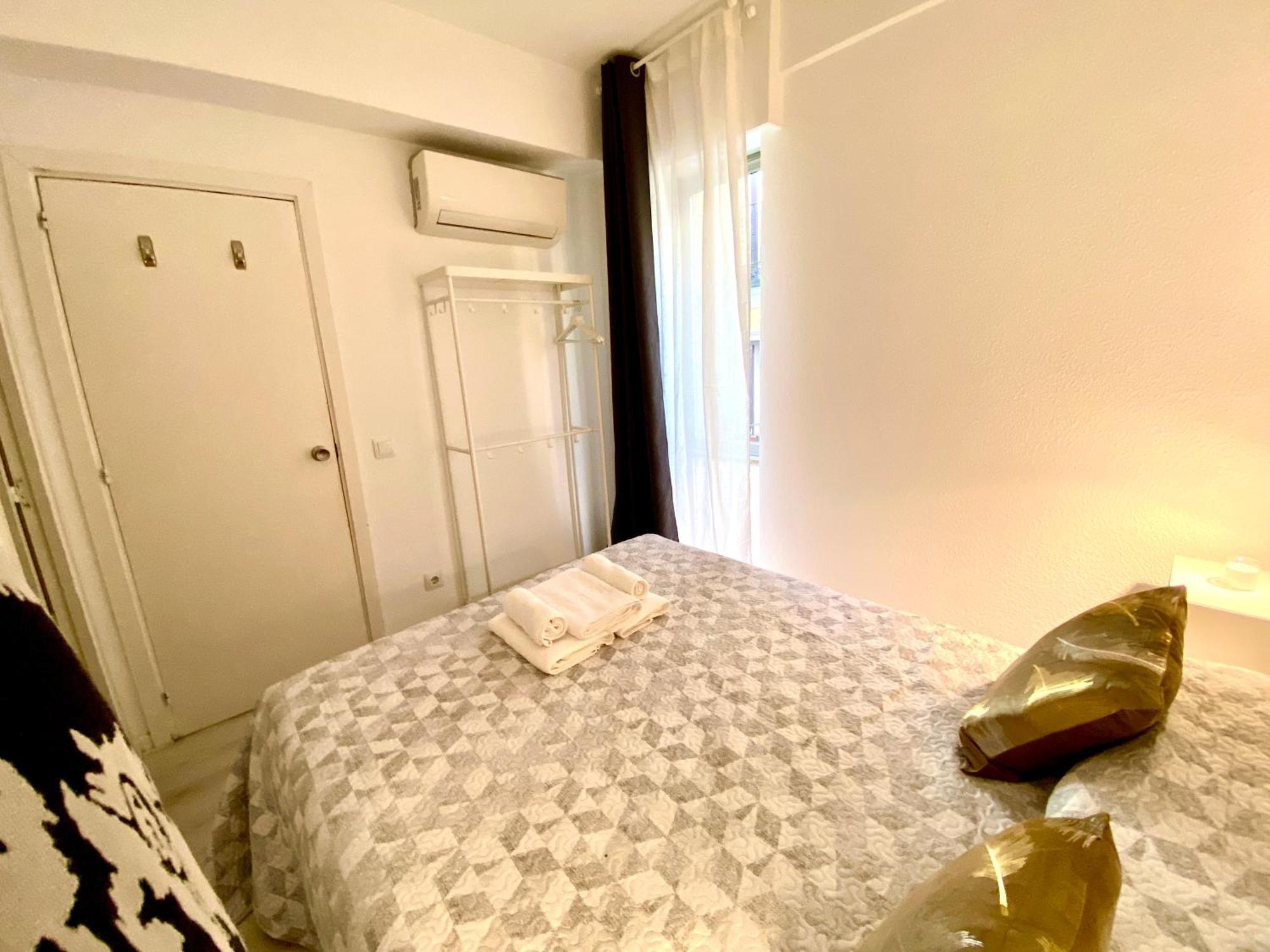Far Gran Via Albergue *