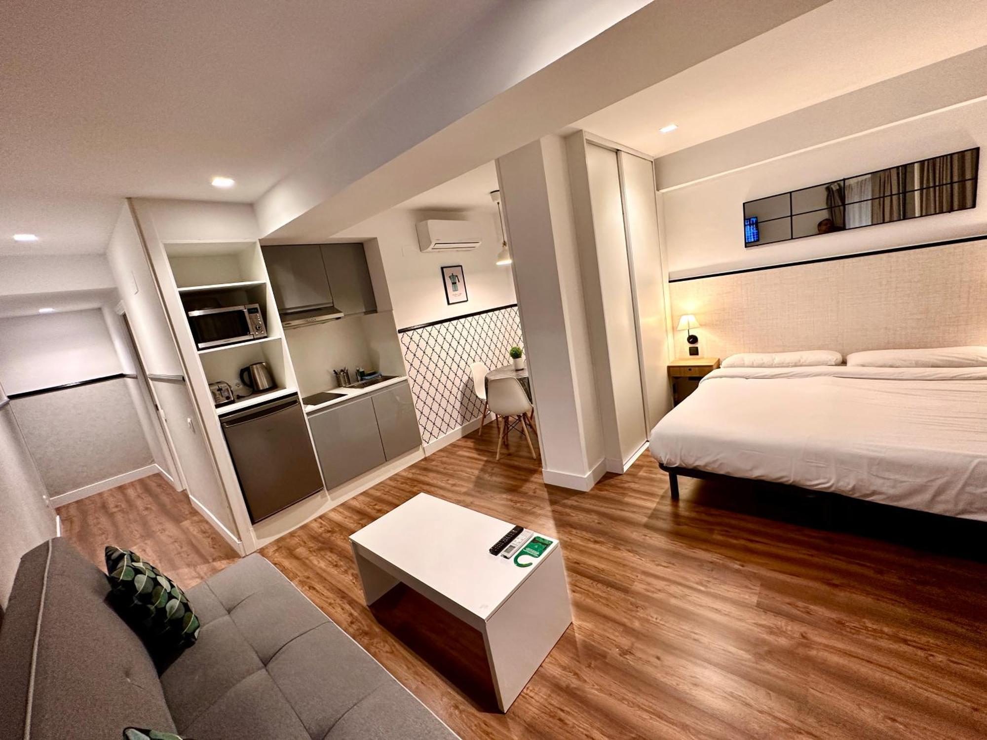 Far Gran Via Albergue