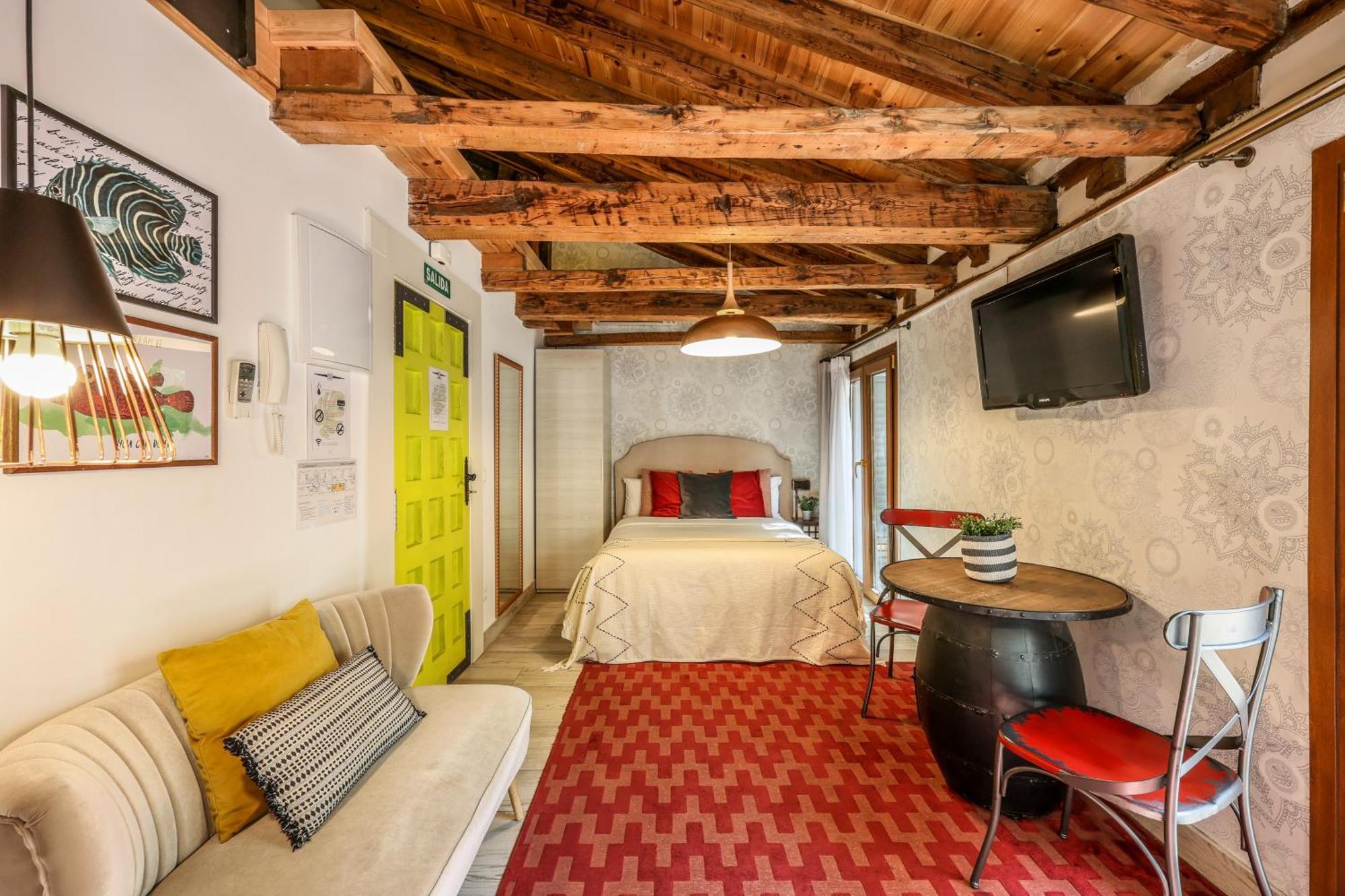 Ap Plaza De Espana Apartment *