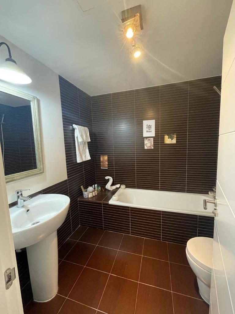 Privat bolig Space In The With Poll Near Golf In