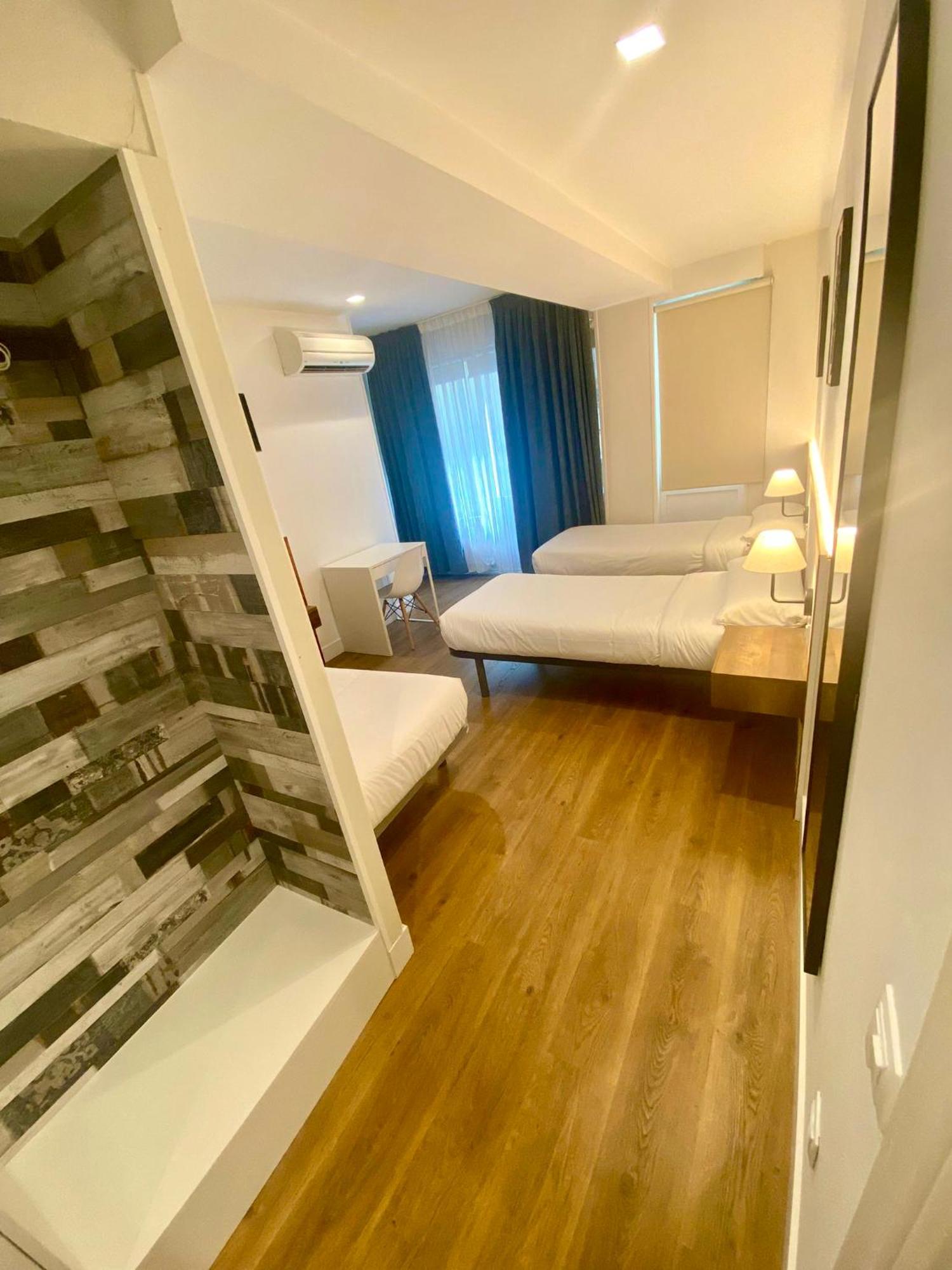 Albergue Far Gran Via Madri