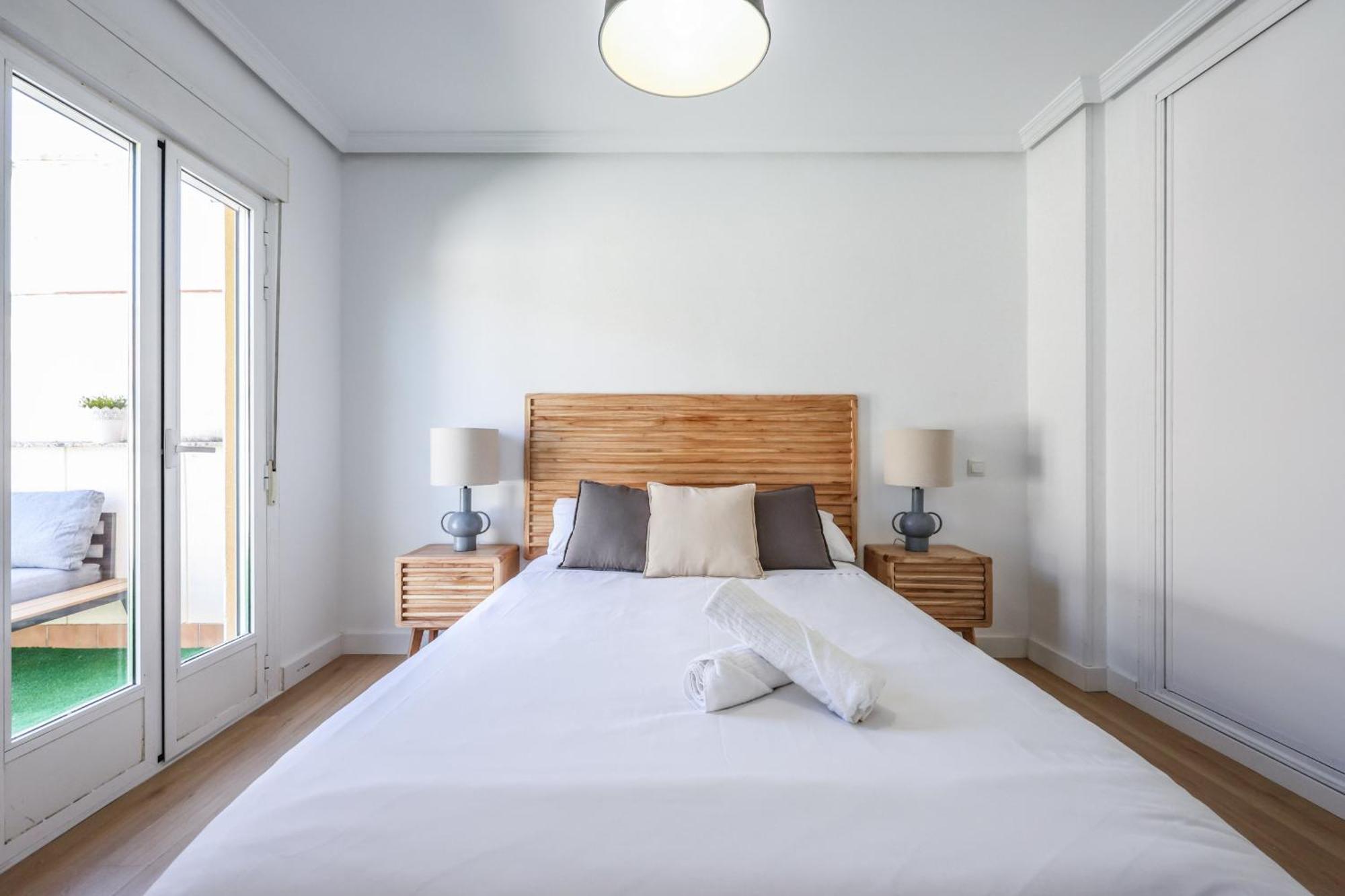 Atico Reformado Con Terraza En Lavapies Apartamento