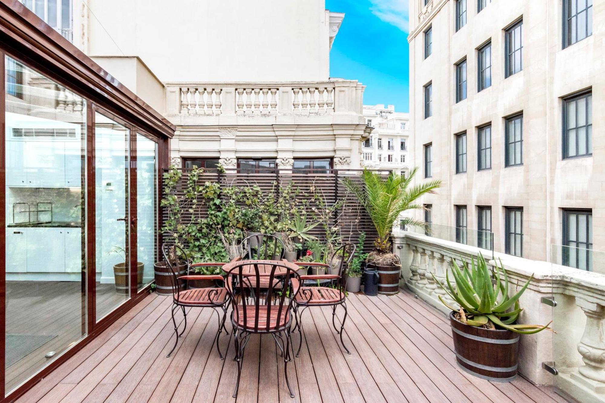 Gran Via Apartment *