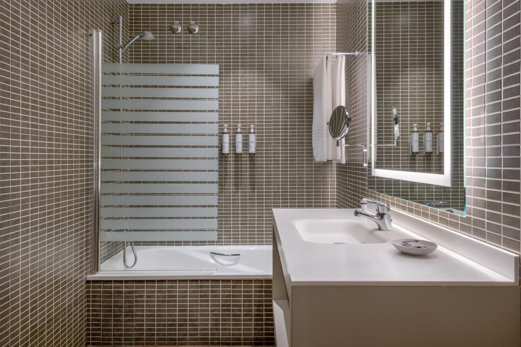 Ac Recoletos By Marriott Madrid