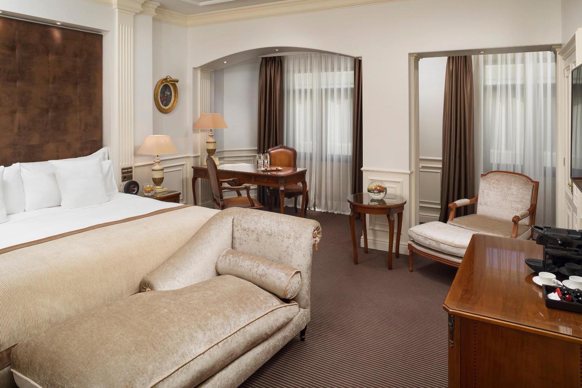 Fenix Gran Melia - The Leading Of The World