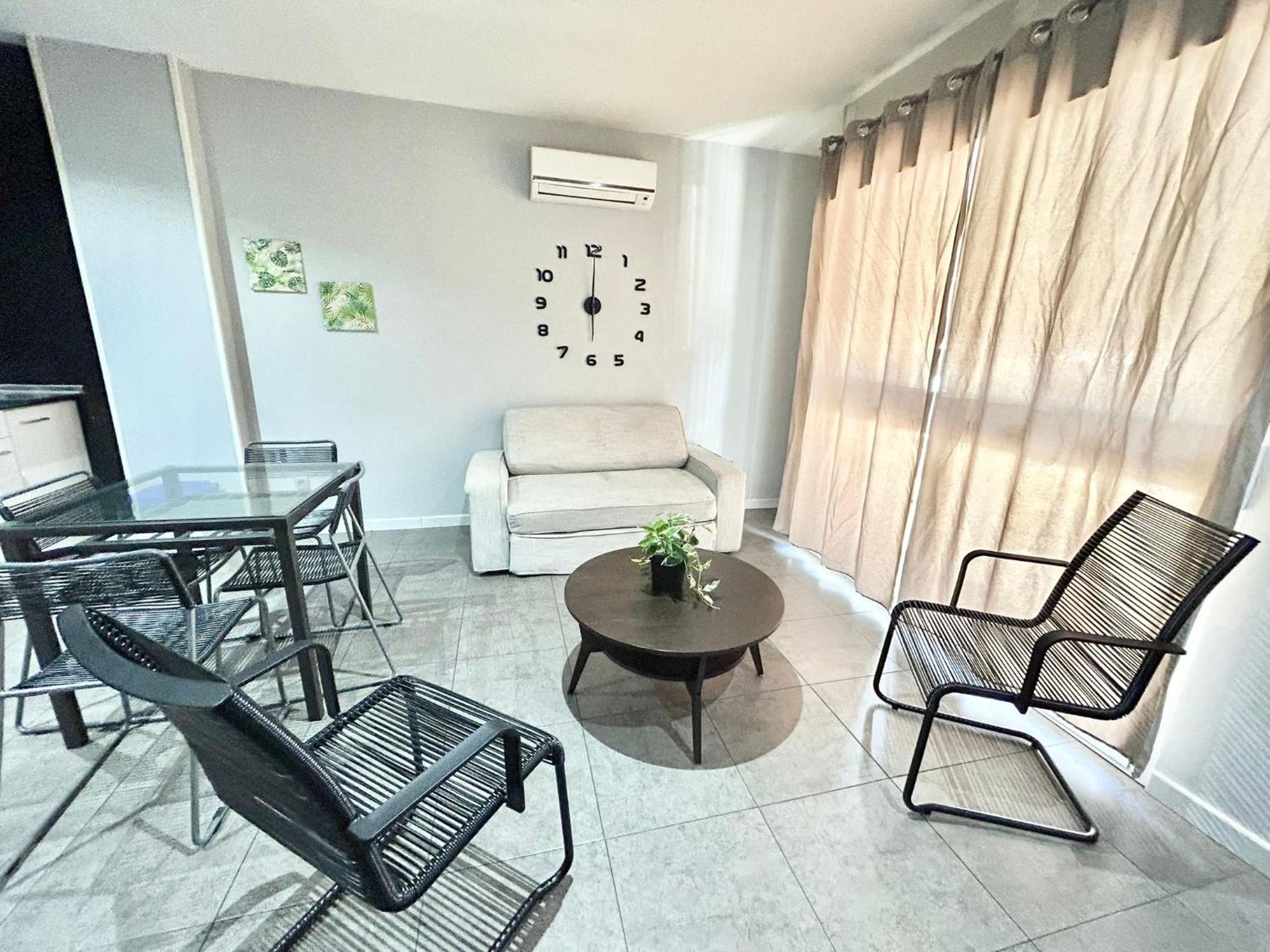 Cardenosa 24 Asamblea Centro Apartment