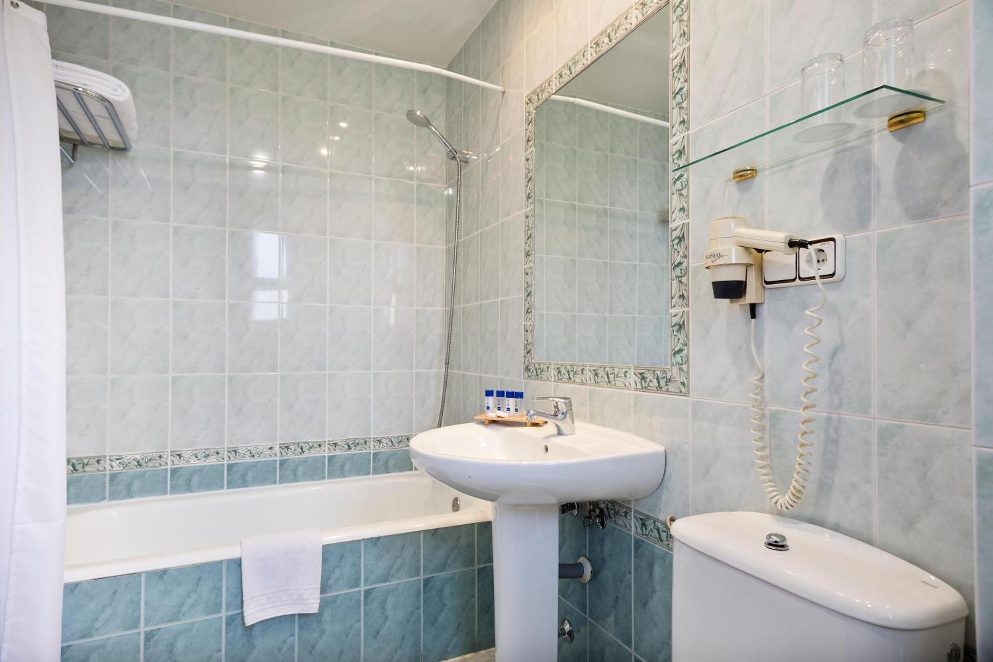 Hotel Osuna 4*