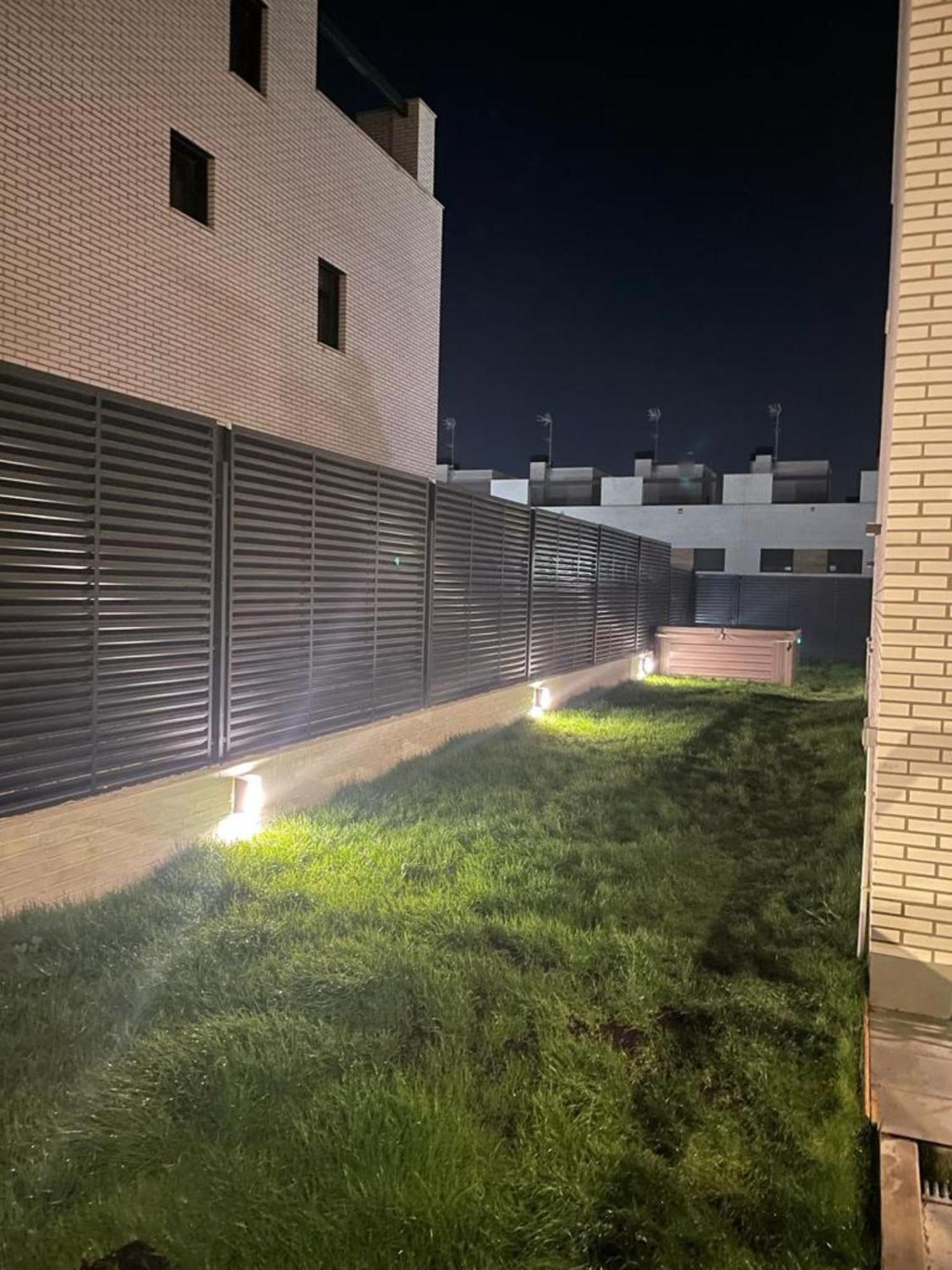 Acogedora Casa En Con Piscina Privada, Jacuzzy Y Garaje Villa Madrid