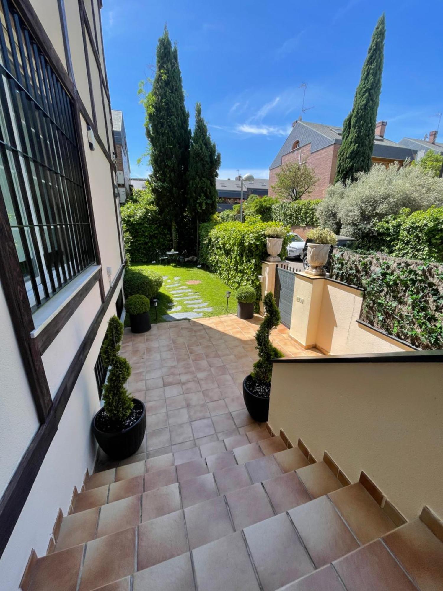 Moderna Casa De Lujo Con Jacuzzi En El Jardin Ferienhaus *