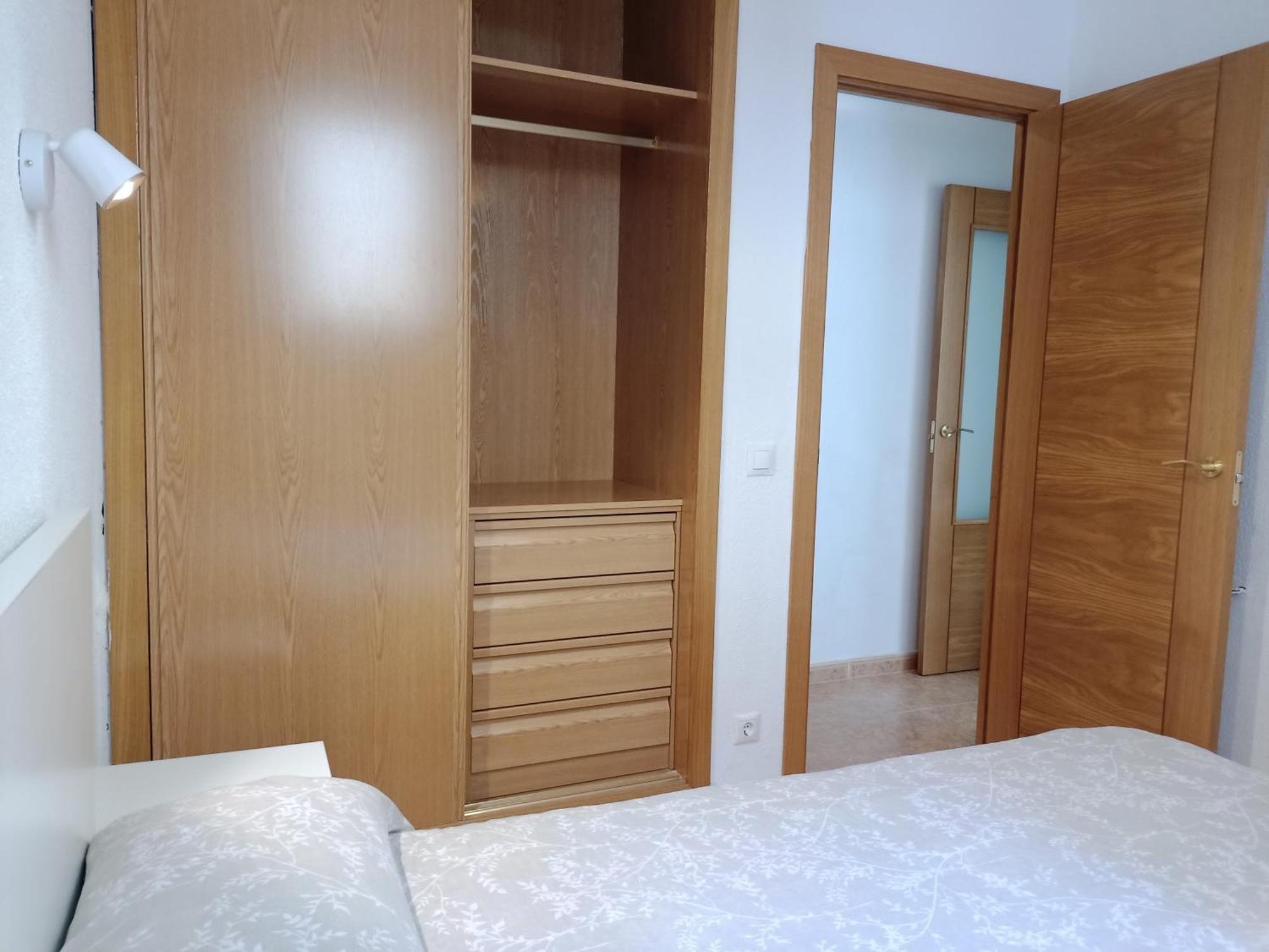 Piso De 2 Centro Gran Vía - Plaza De España, El Salón Y 2 Tienen Aire Apartamento