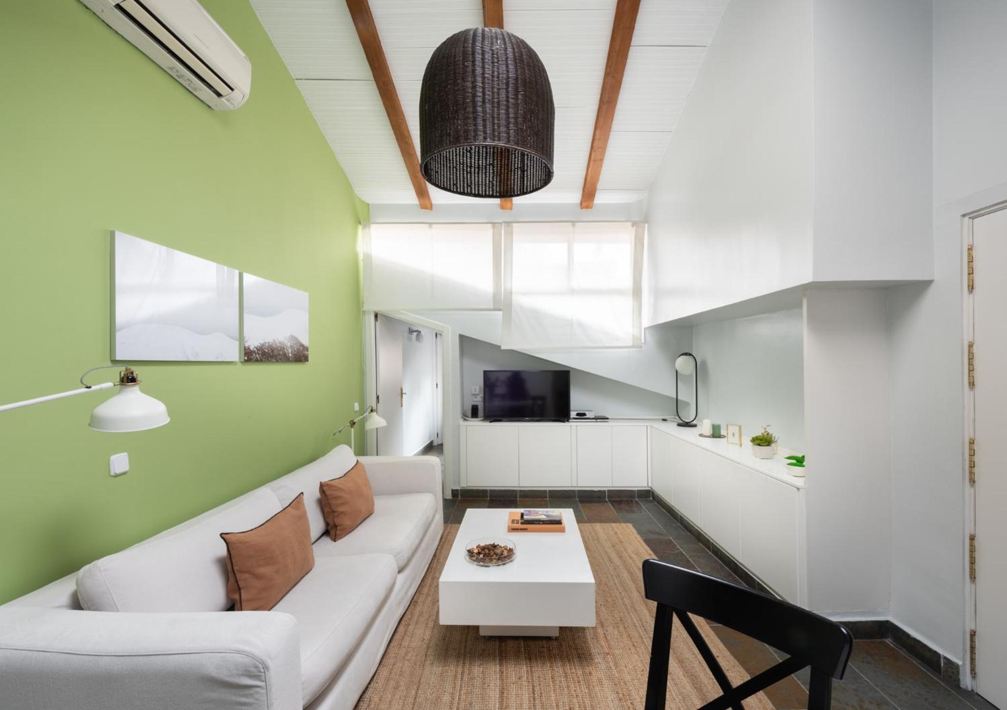 Carretas Attics Apartment *