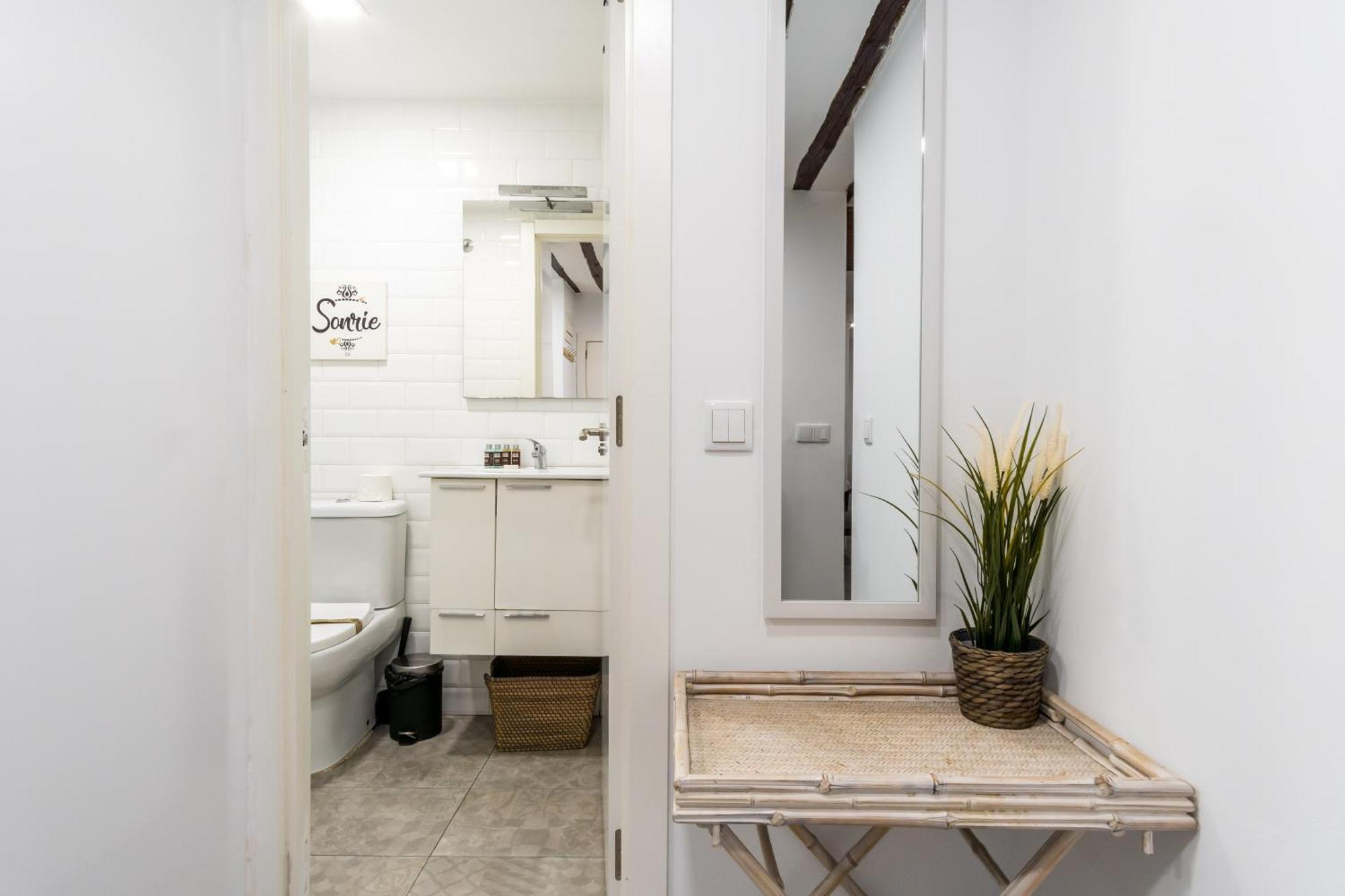 Apartamento 2 Bedrooms 1 Bathroom Furnished - Malasana - Modern In Downtown Area - Mintystay *