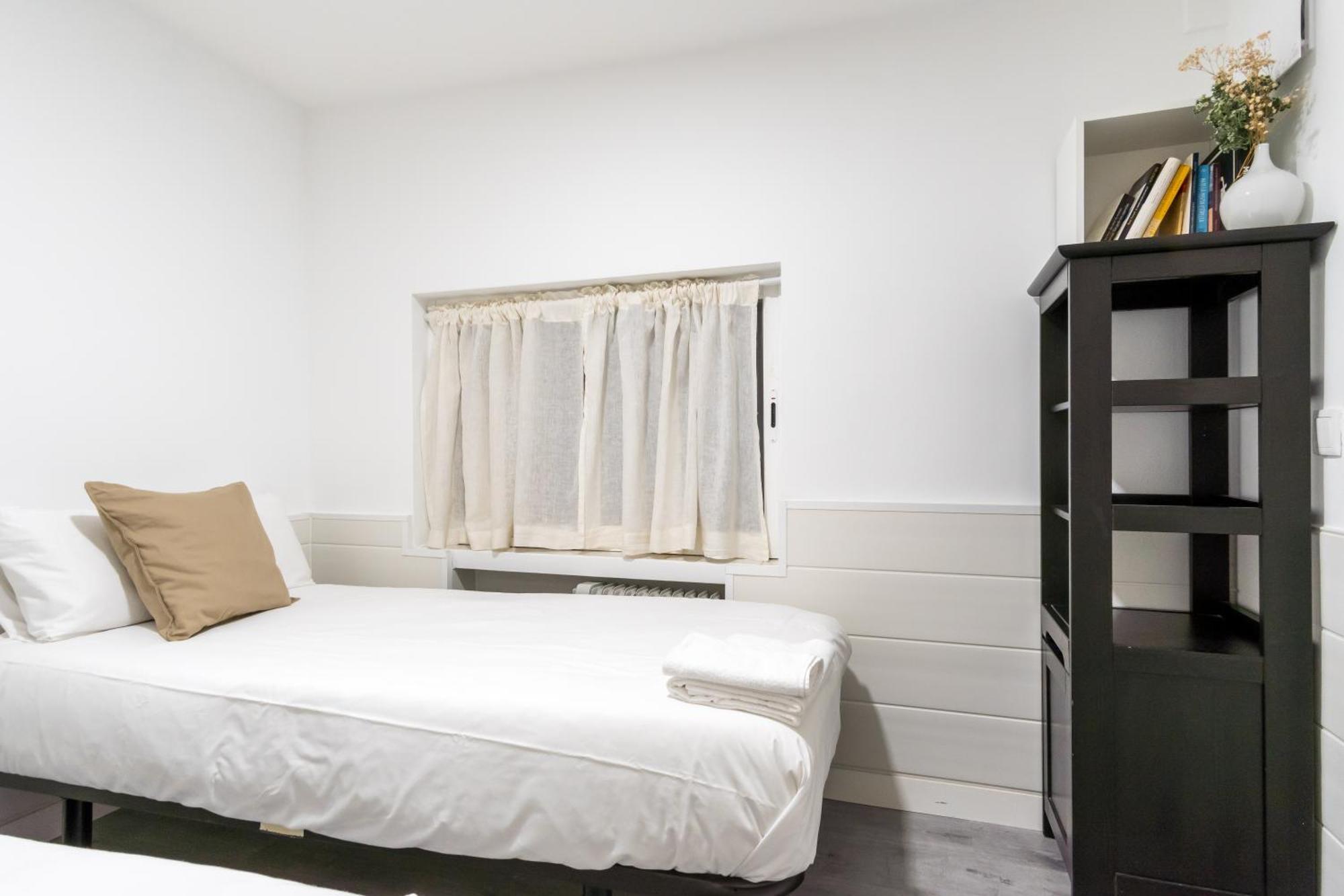 2 Bedrooms 1 Bathroom Furnished - Malasana - Modern In Downtown Area - Mintystay Apartment *