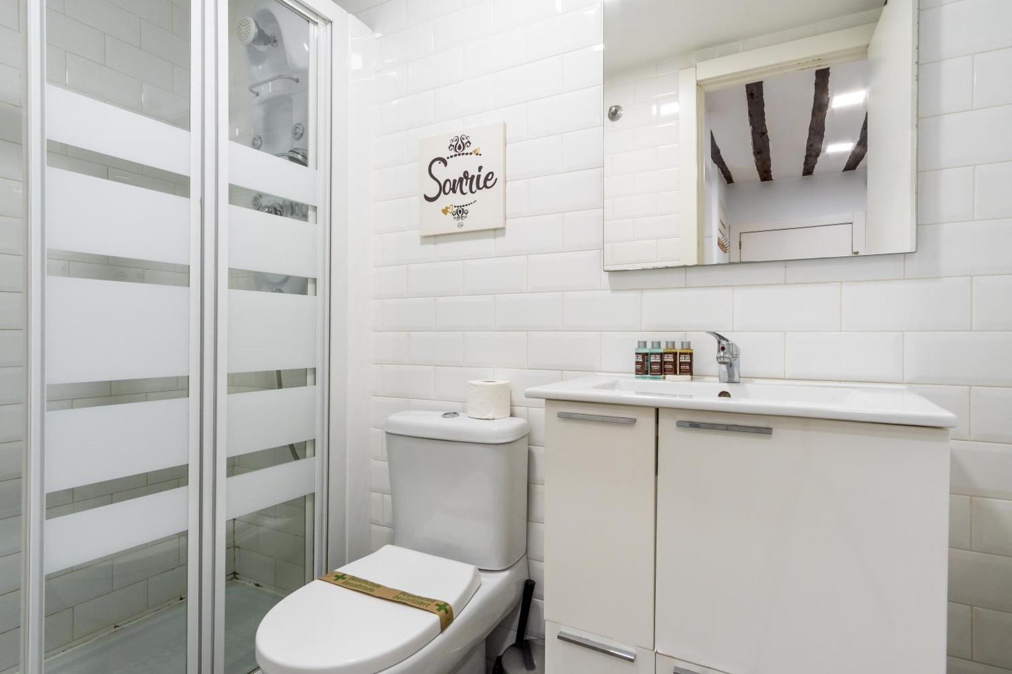 Apartamento 2 Bedrooms 1 Bathroom Furnished - Malasana - Modern In Downtown Area - Mintystay Madri