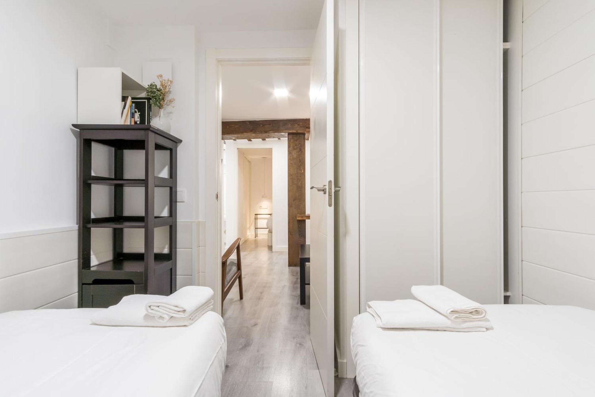 2 Bedrooms 1 Bathroom Furnished - Malasana - Modern In Downtown Area - Mintystay * Madri