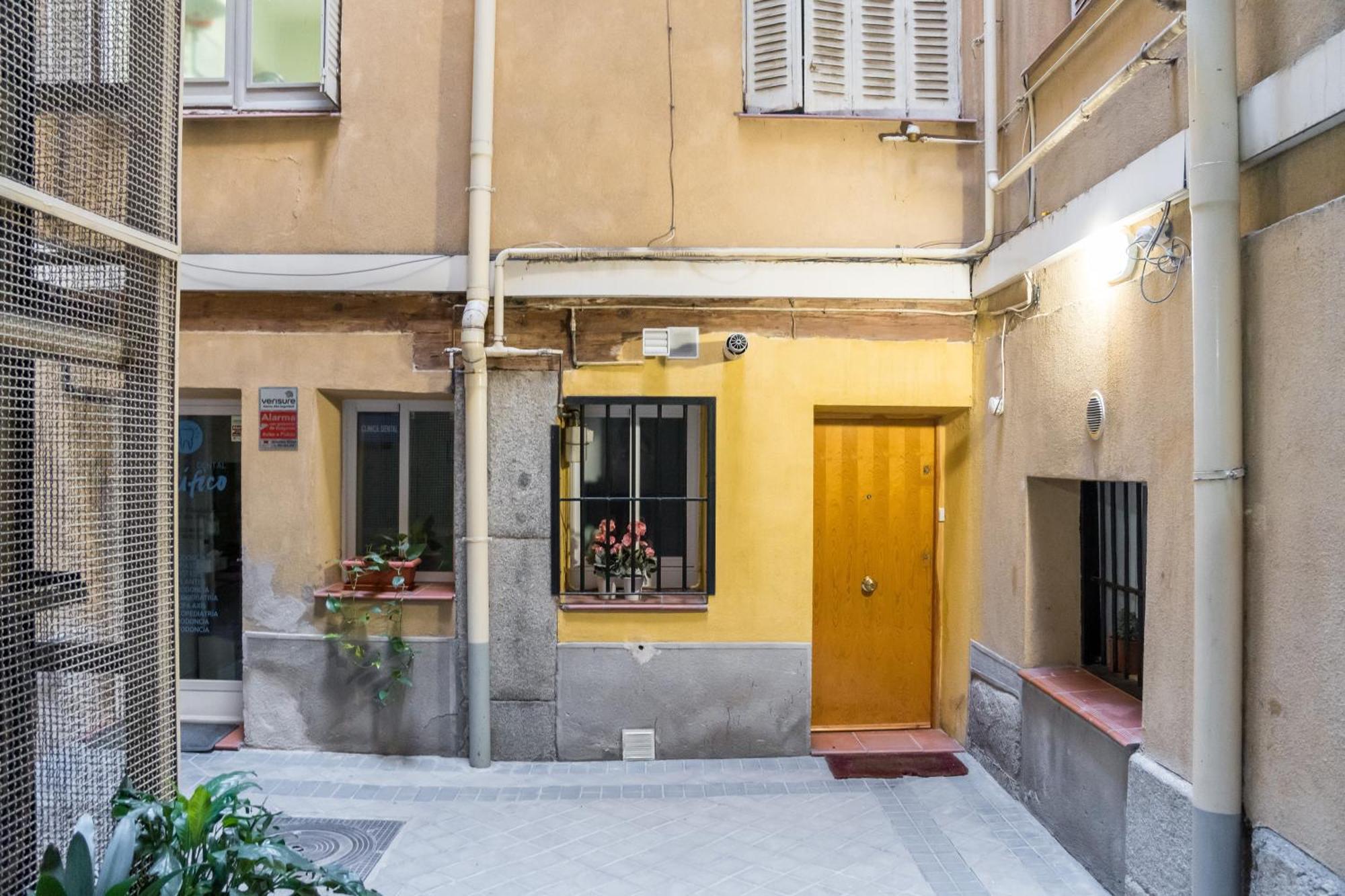 2 Bedrooms 1 Bathroom Furnished - Malasana - Modern In Downtown Area - Mintystay Apartment *