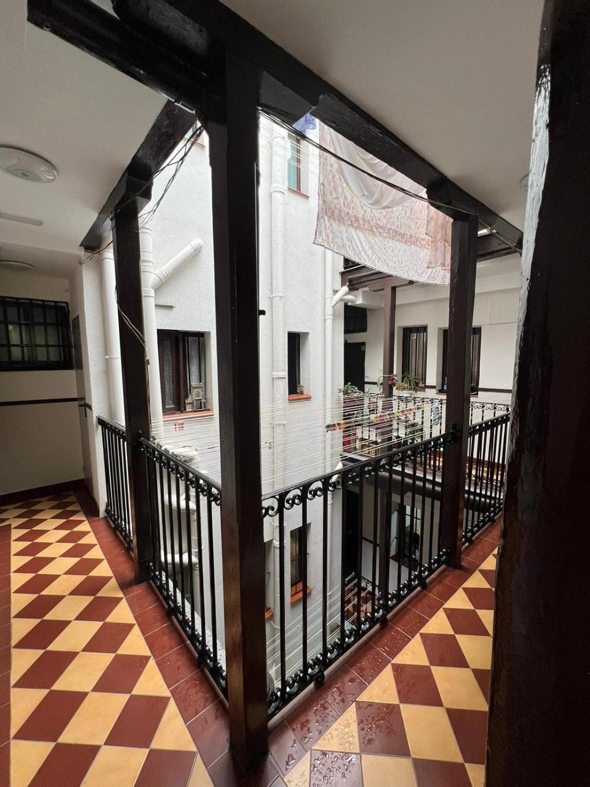 Comfortable Flat In Paseo Del Prado Atocha-almd8 * Madri