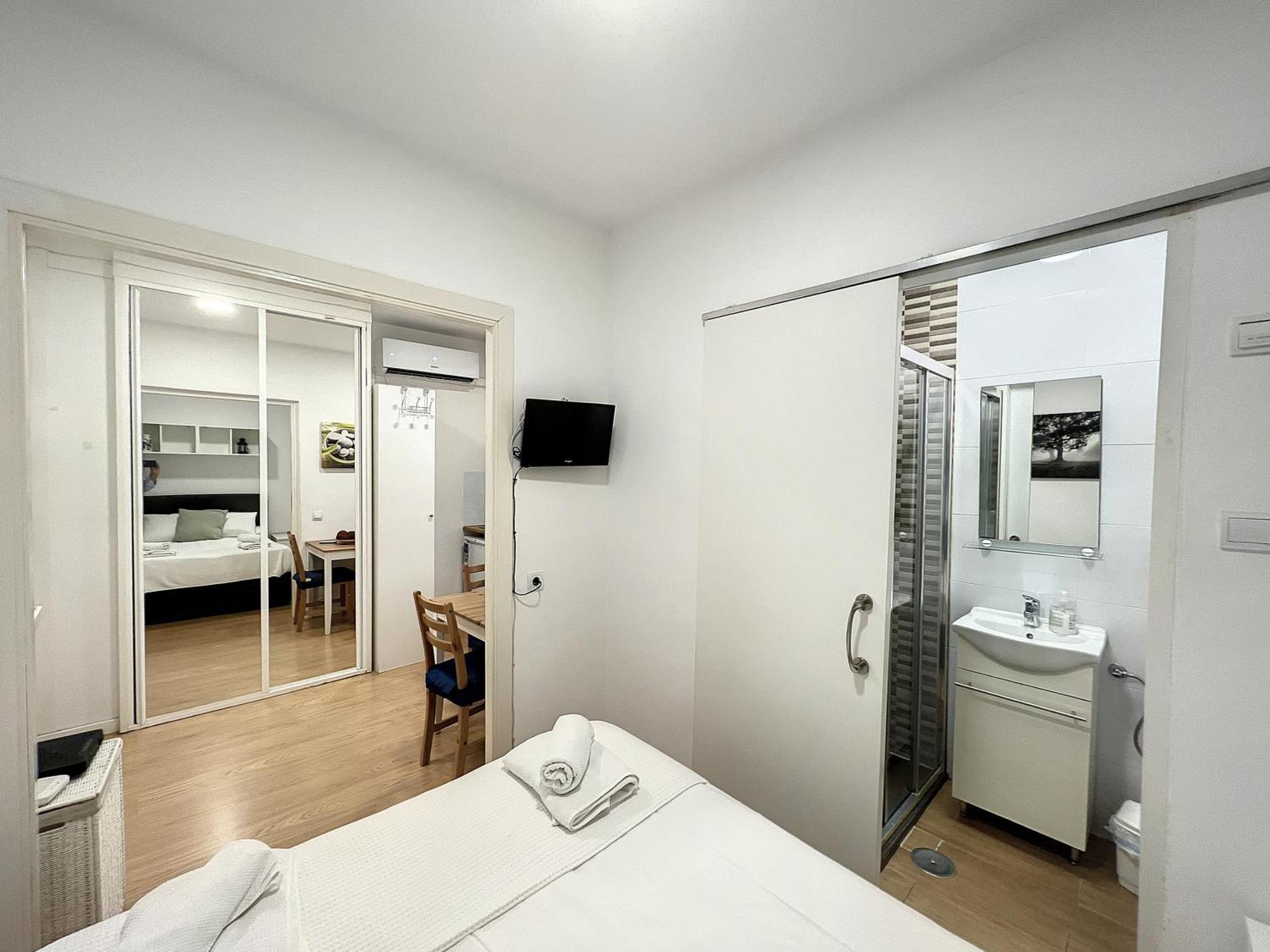 Urbantec Realty - Palacio Real - Opera Lejlighed