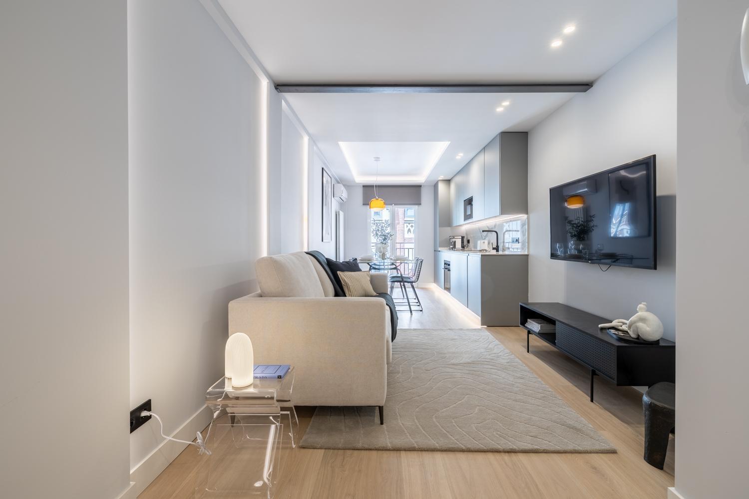 Gran Via I Calle De Silva 2br 2bh Apartment