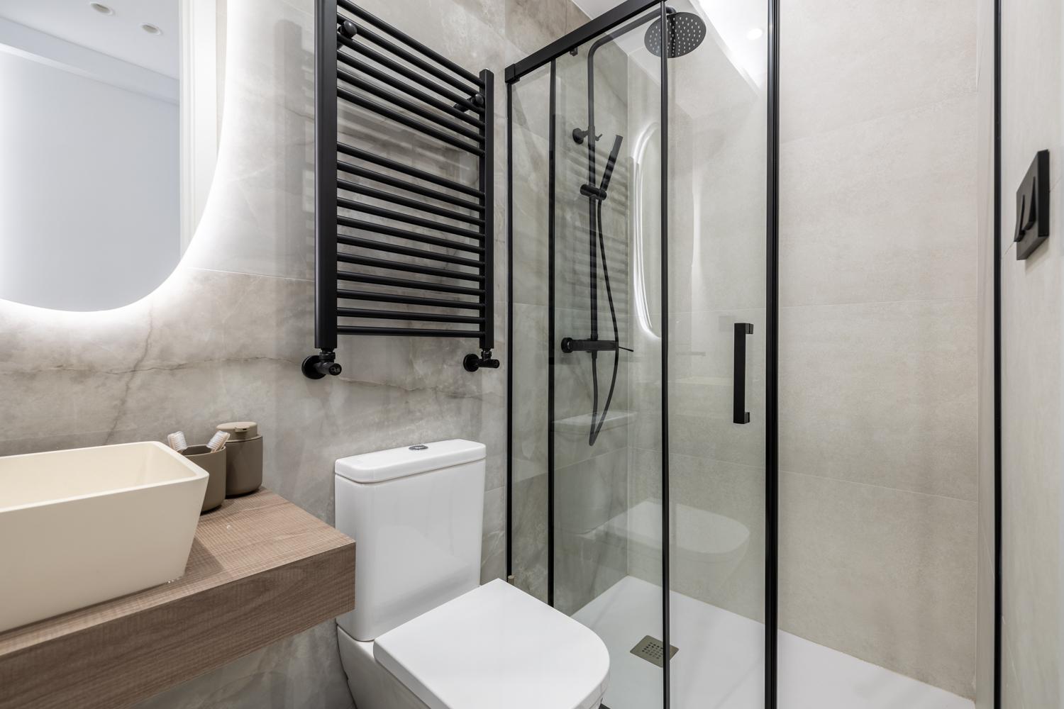 Gran Via I Calle De Silva 2br 2bh Apartment *