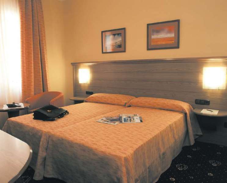 Negresco Gran Via Hotel