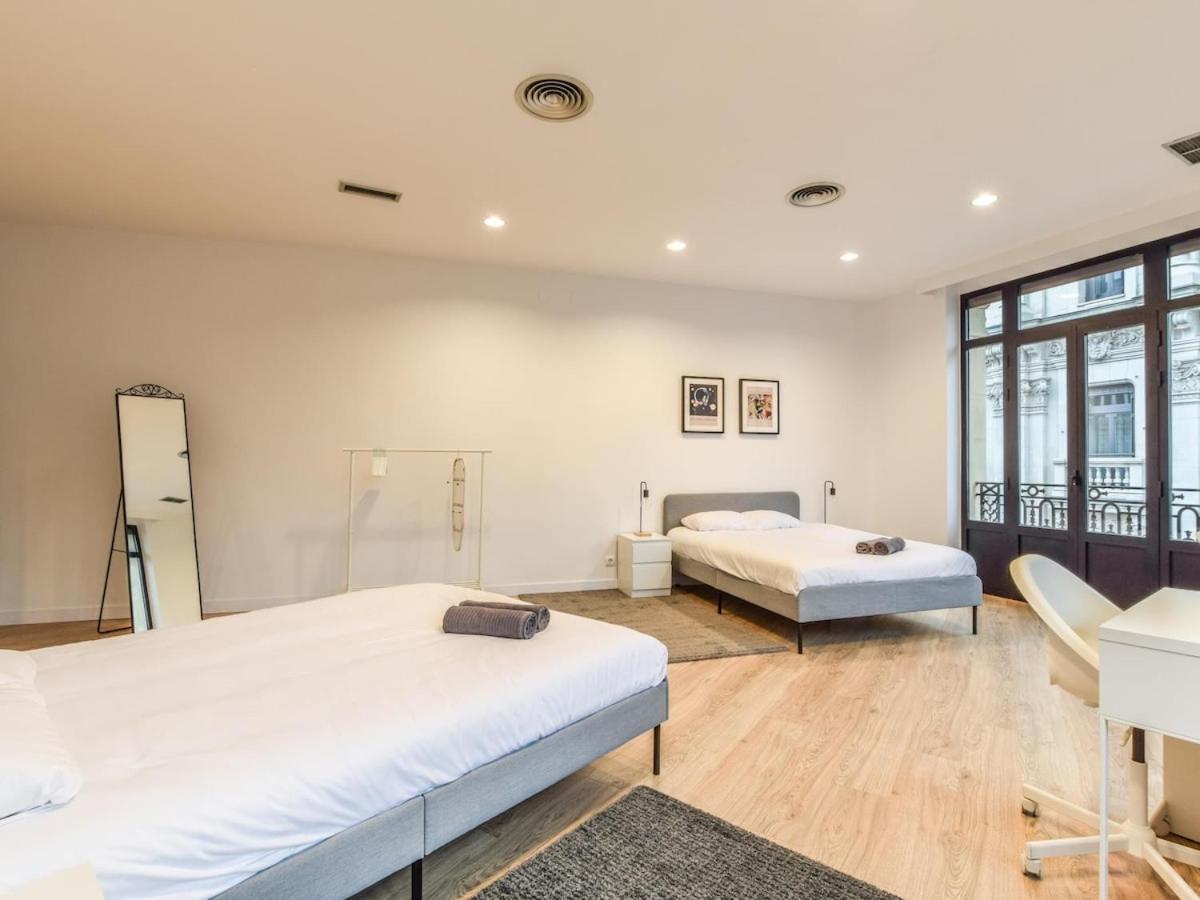 Apartamento En Plaza De Canalejas * Madrid