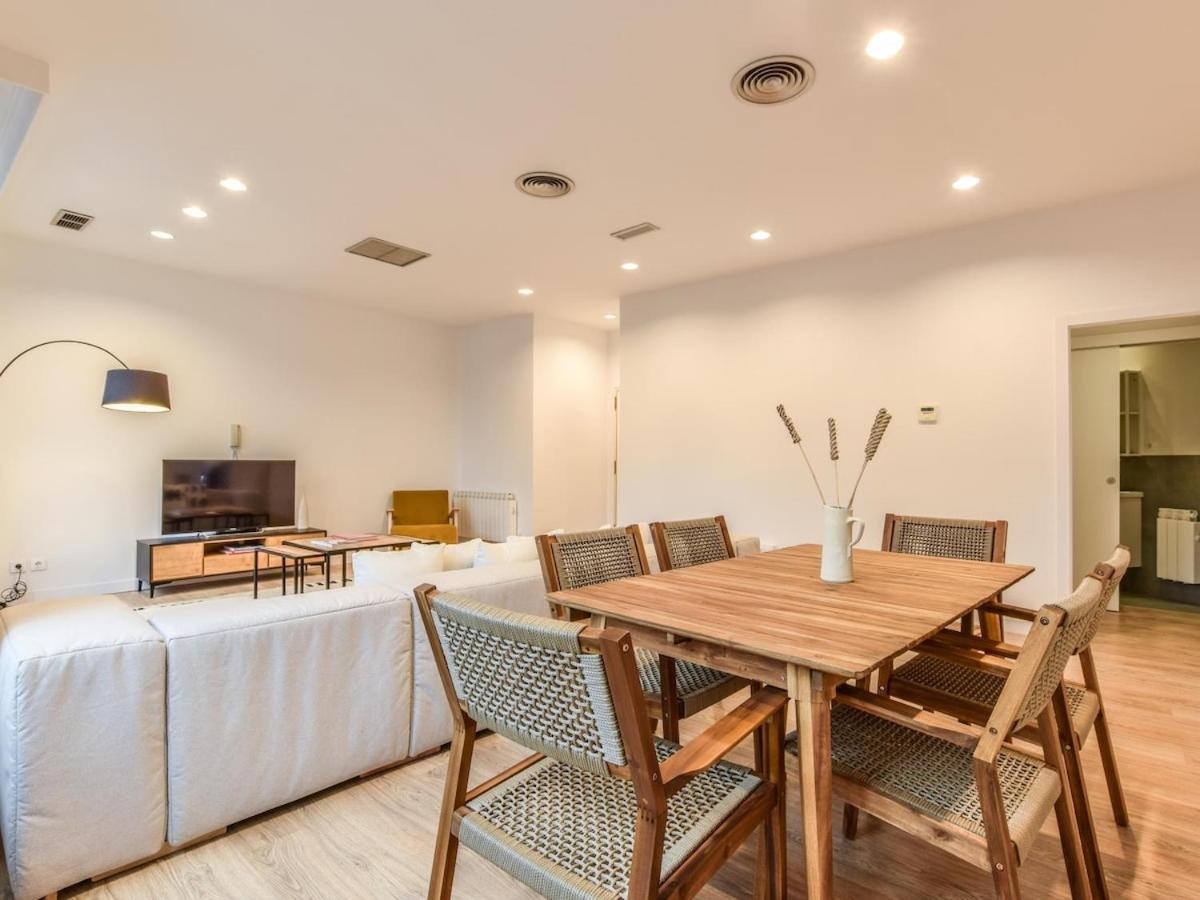 Apartamento En Plaza De Canalejas * Madrid