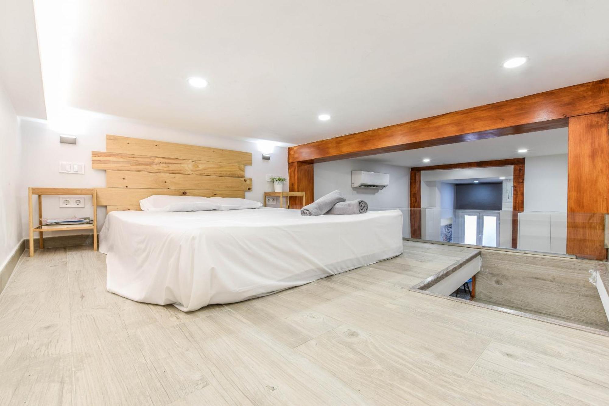 Loft Reformado En Chueca 4 Personas *