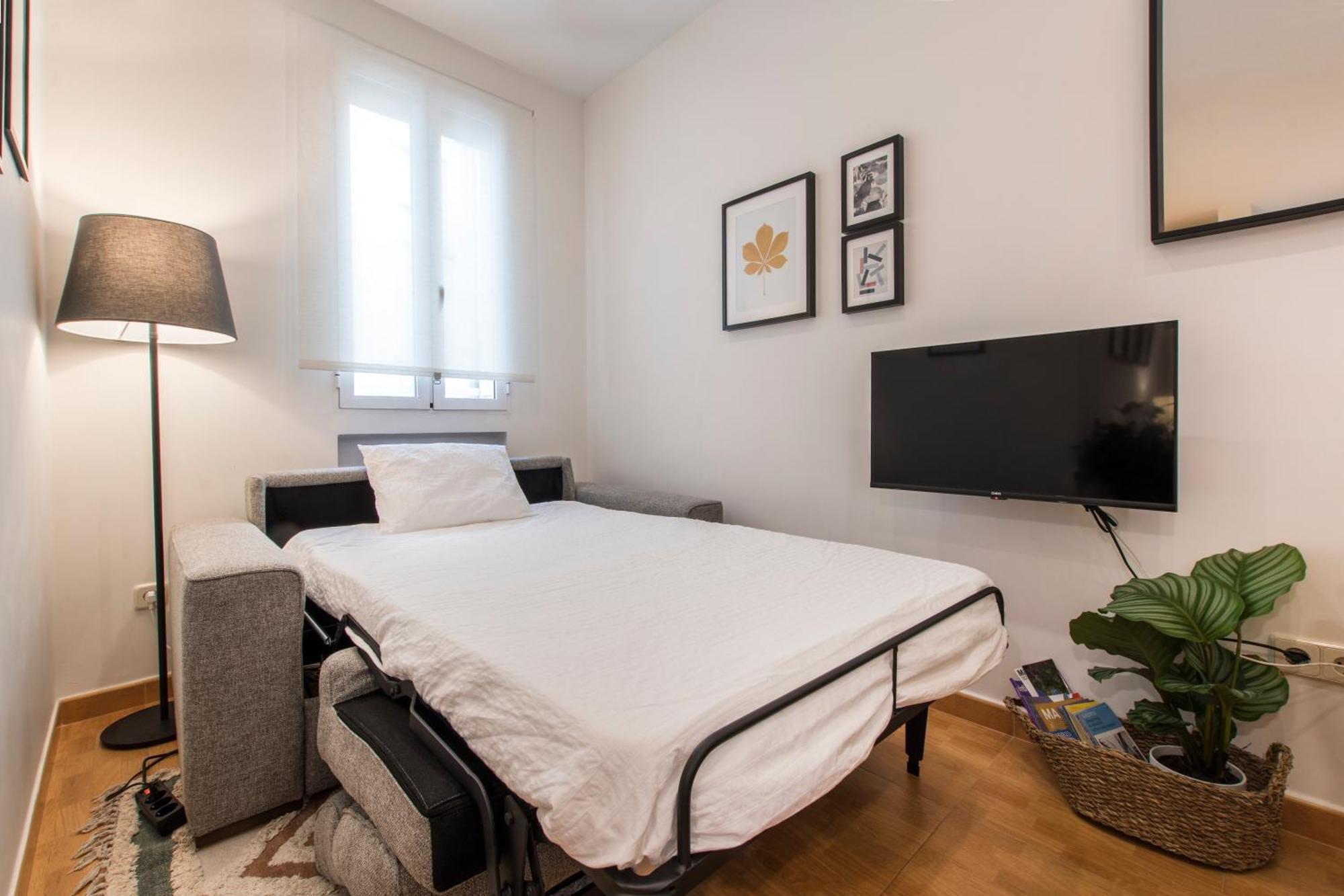 Fee4me. Elegant Flat A Few Minutes From Atocha. * Madrid