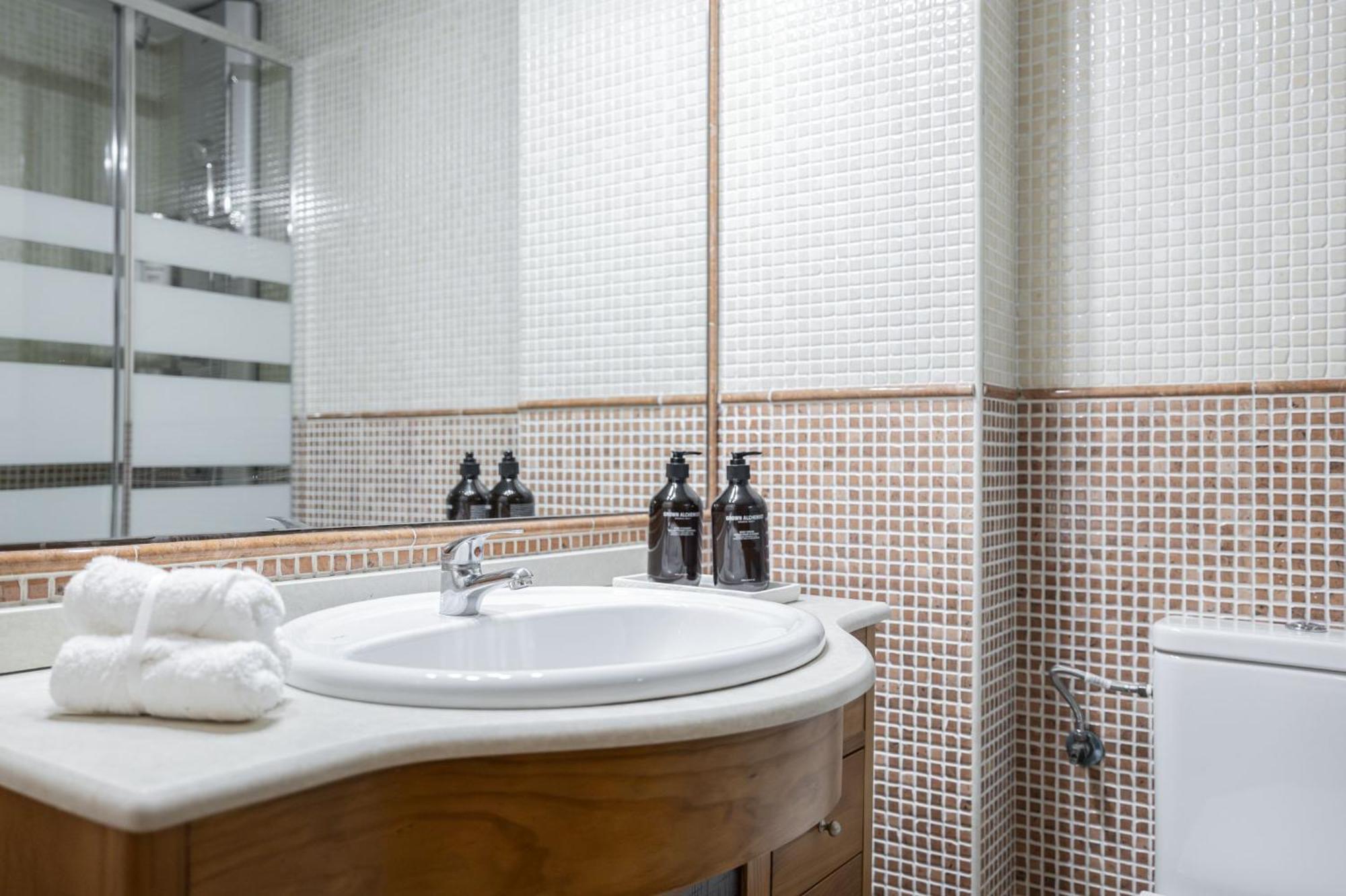 Apartment Brand New One Bedroom Located In Chueca Madrid