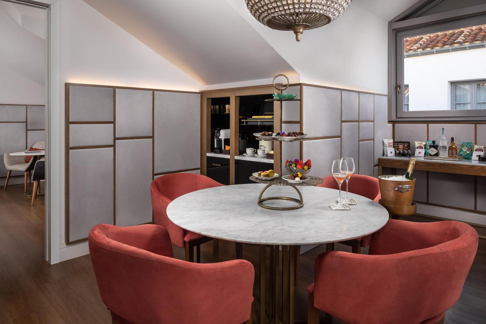 Gran Ingles - The Leading Of The World Hotel