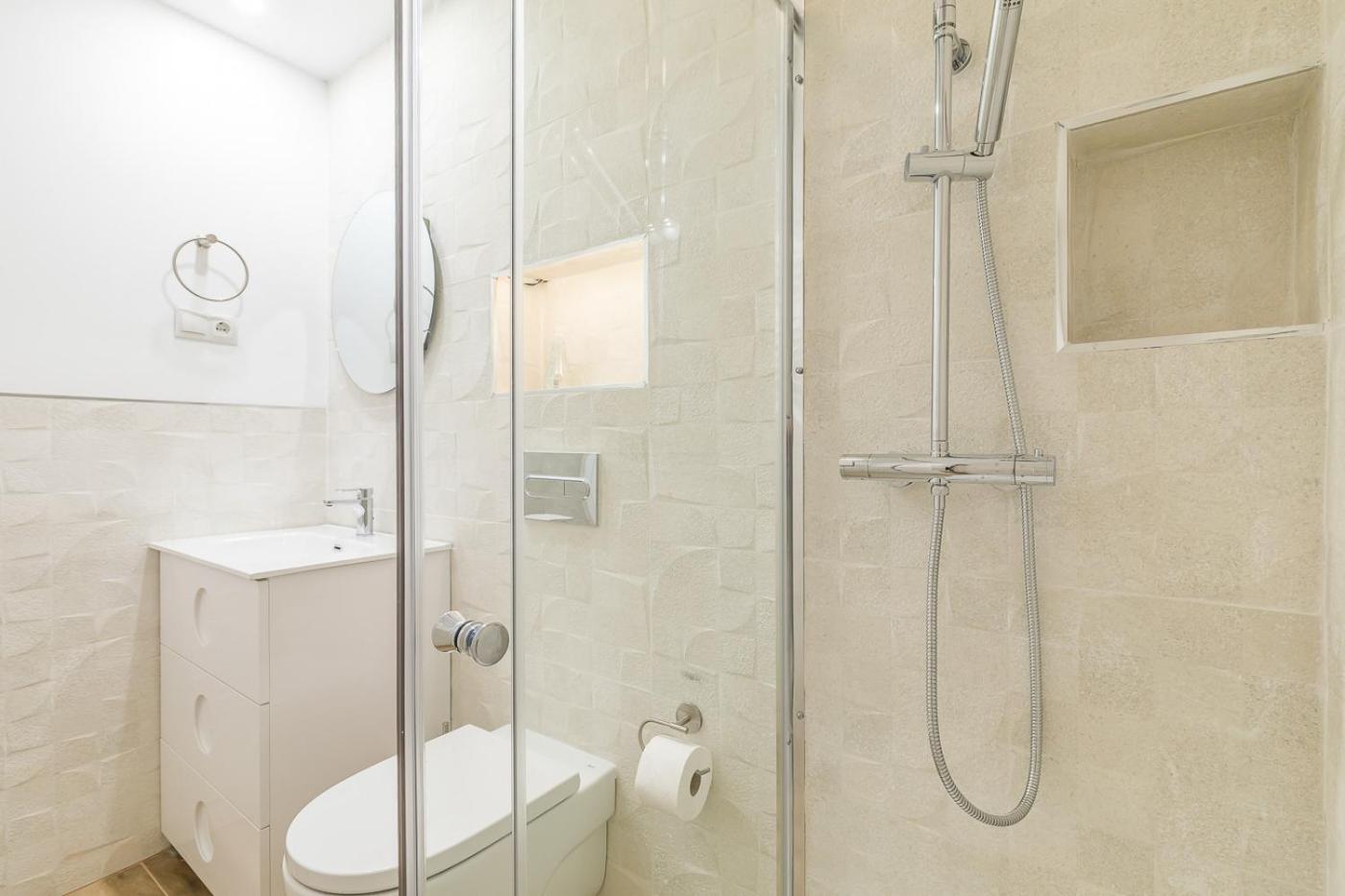 Arturo Soria Apartments3 Apartamento *