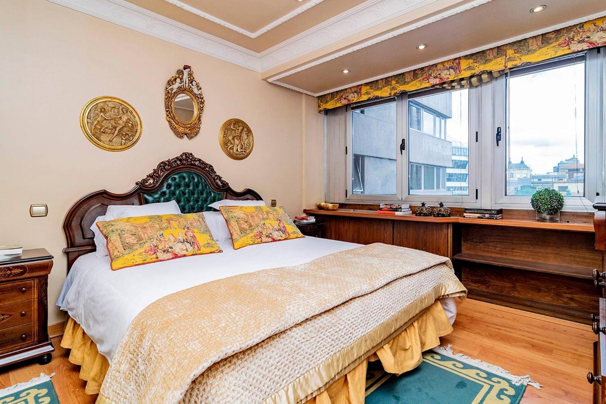 Apartment Colon