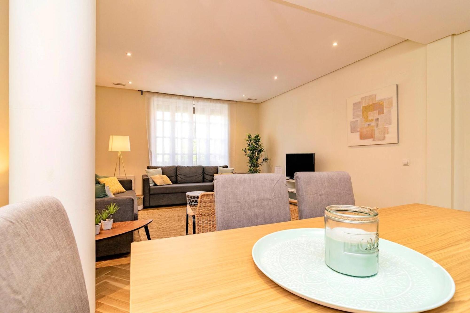 Velazquez Apartment *