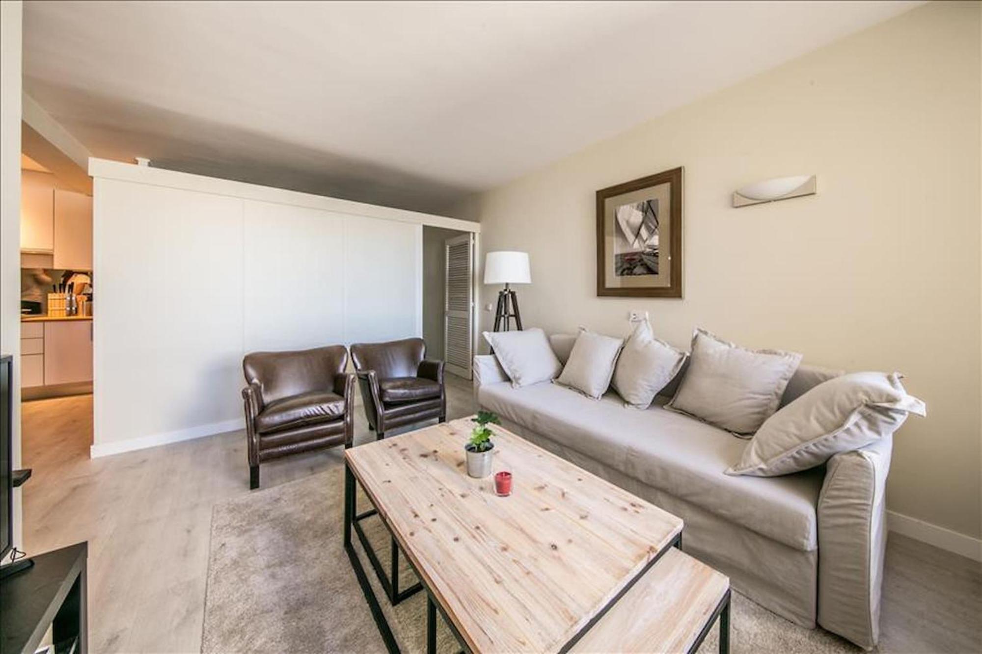 Apartment Colon