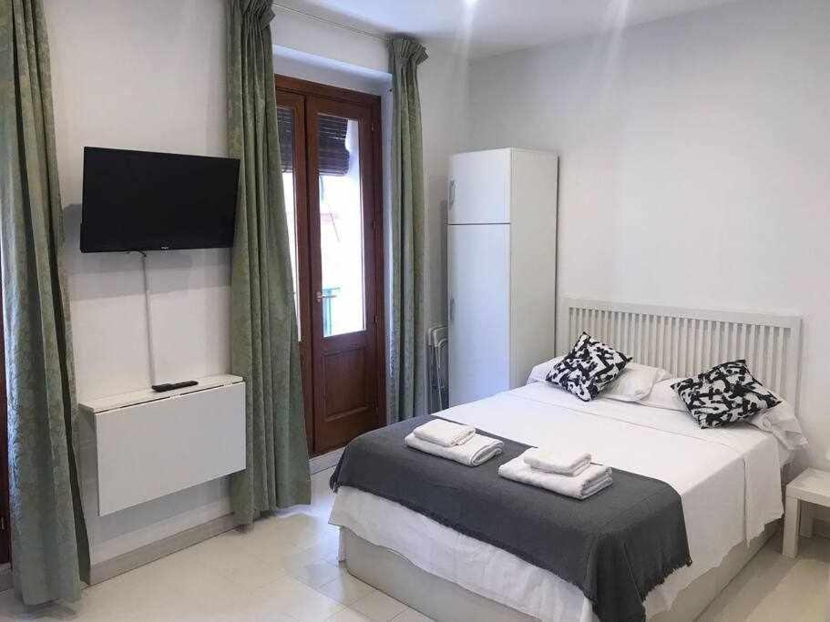 Un Genial Estudio En El Barrio Cortes Apartamento Madri