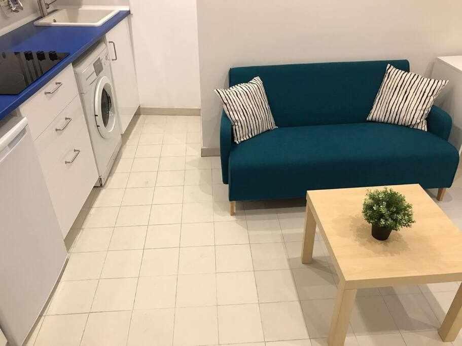 Apartamento Un Genial Estudio En El Barrio Cortes Madri