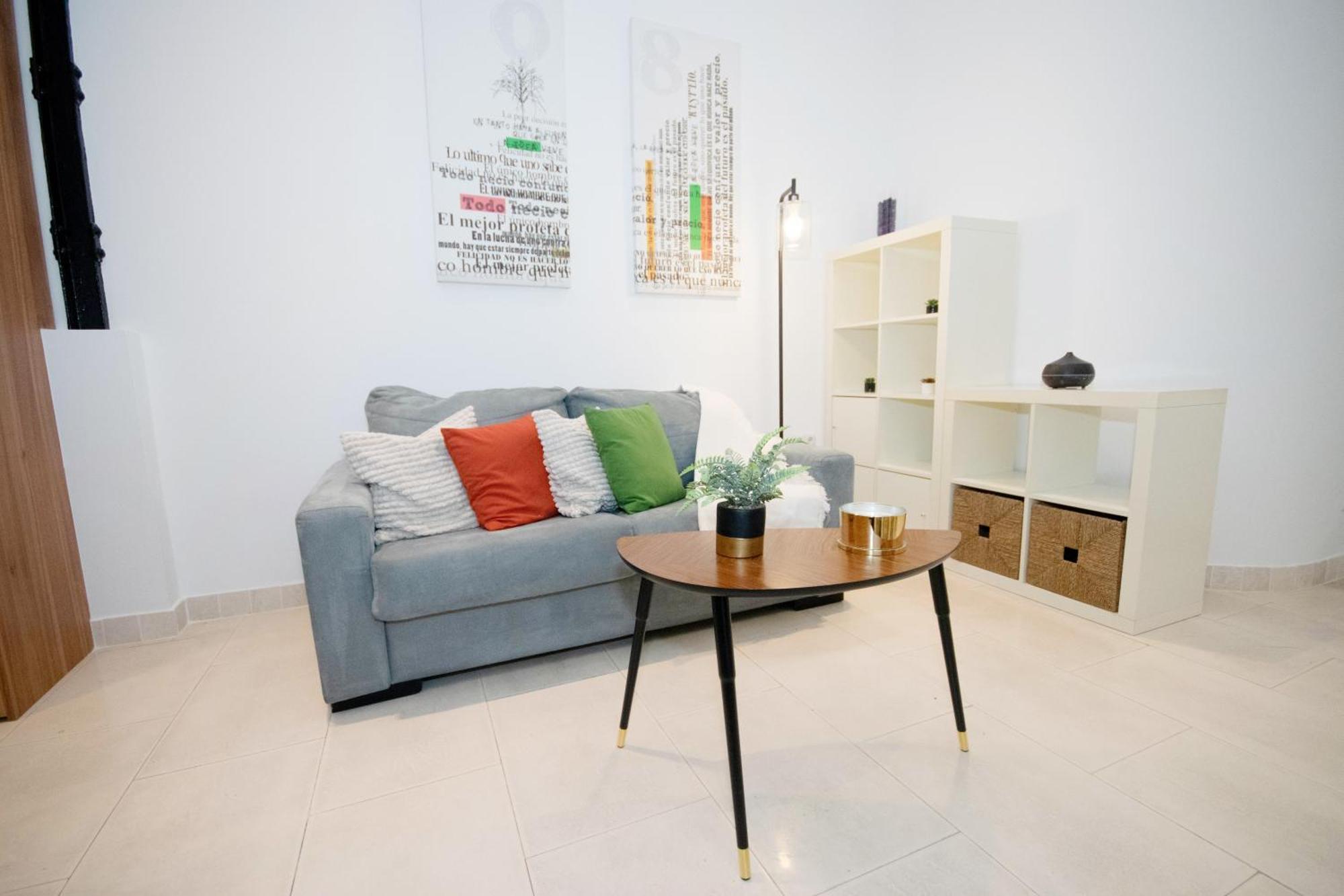 Apartment For Temporal Con Encanto En Malasana Min24