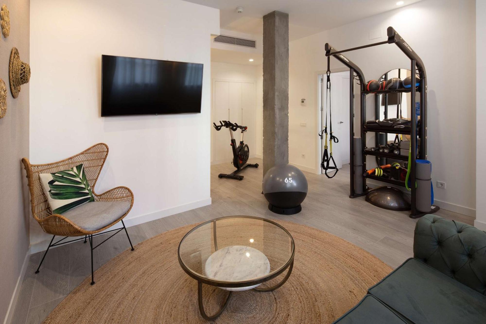 Hotel Atocha Madrid, Tapestry Collection By Hilton Madrid