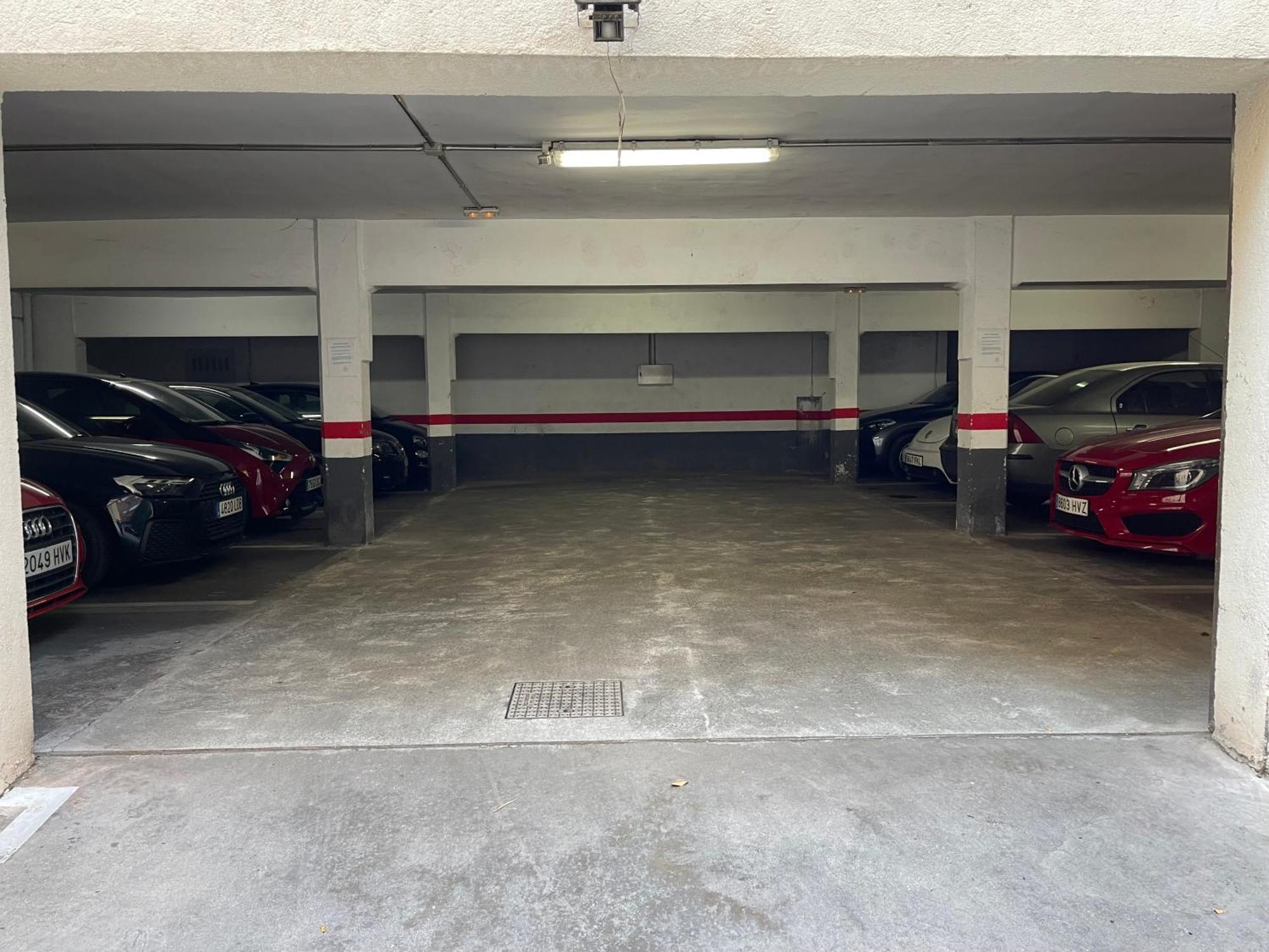 Flat Near Real Stadium Apartment *