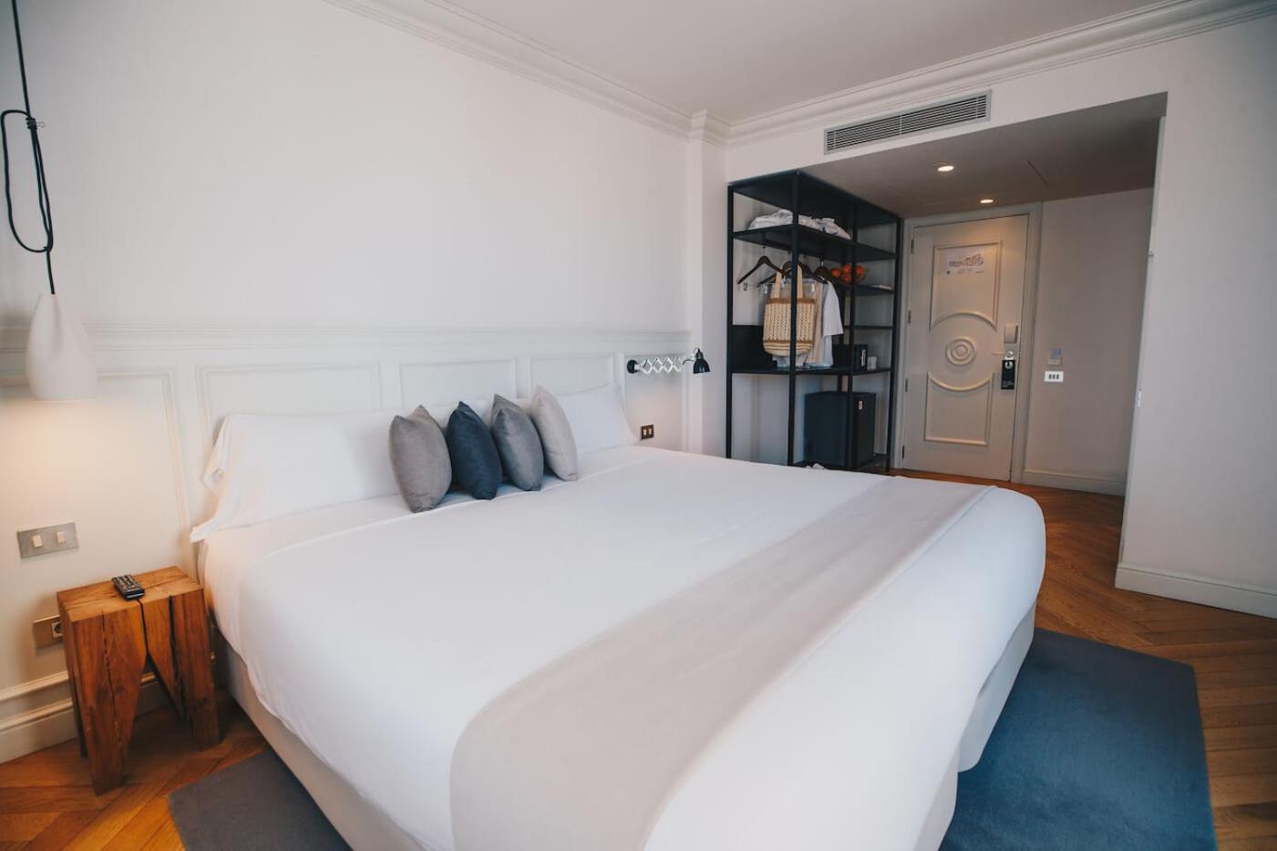 Dear Hotel Madri