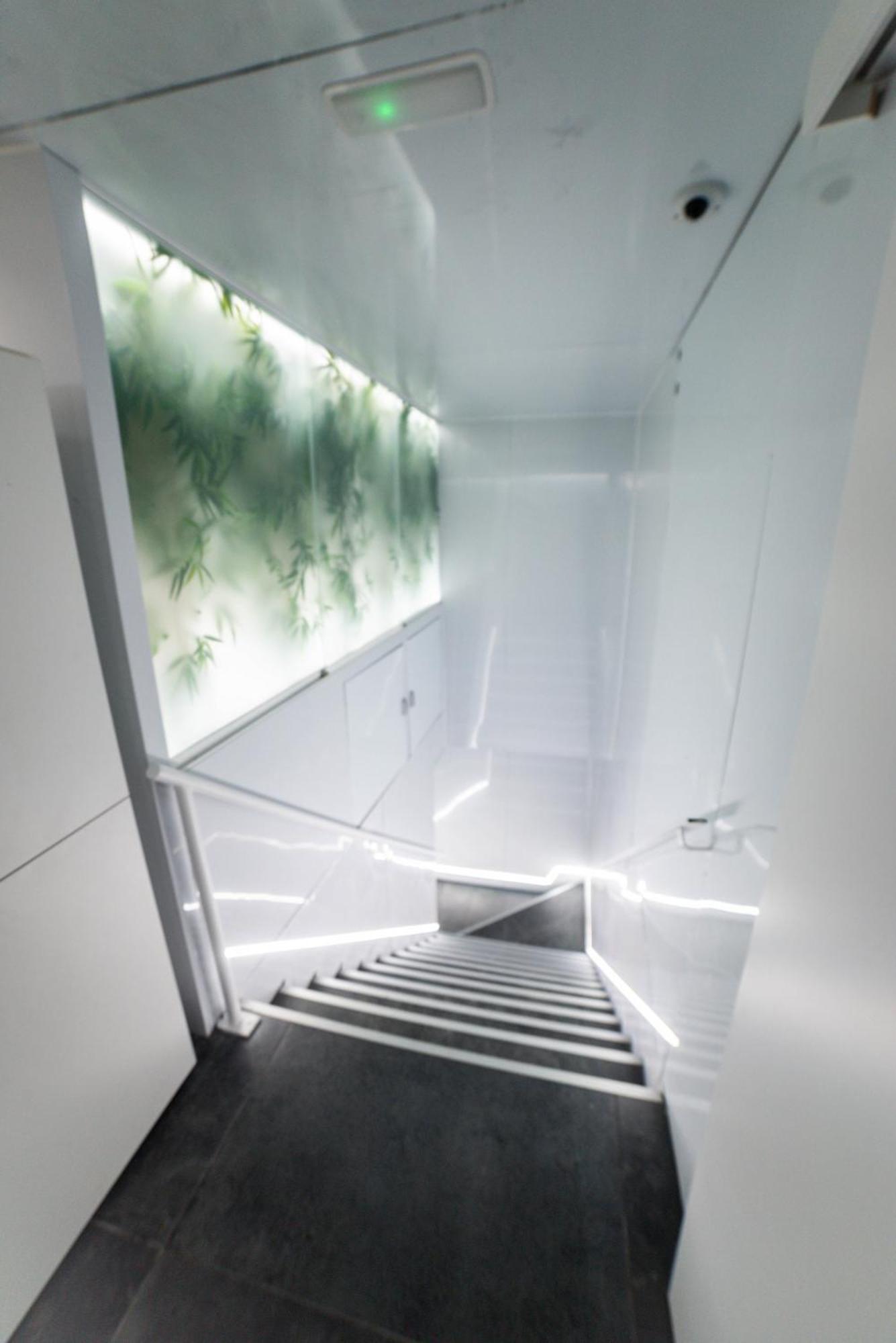 Capsule hotel Optimi *