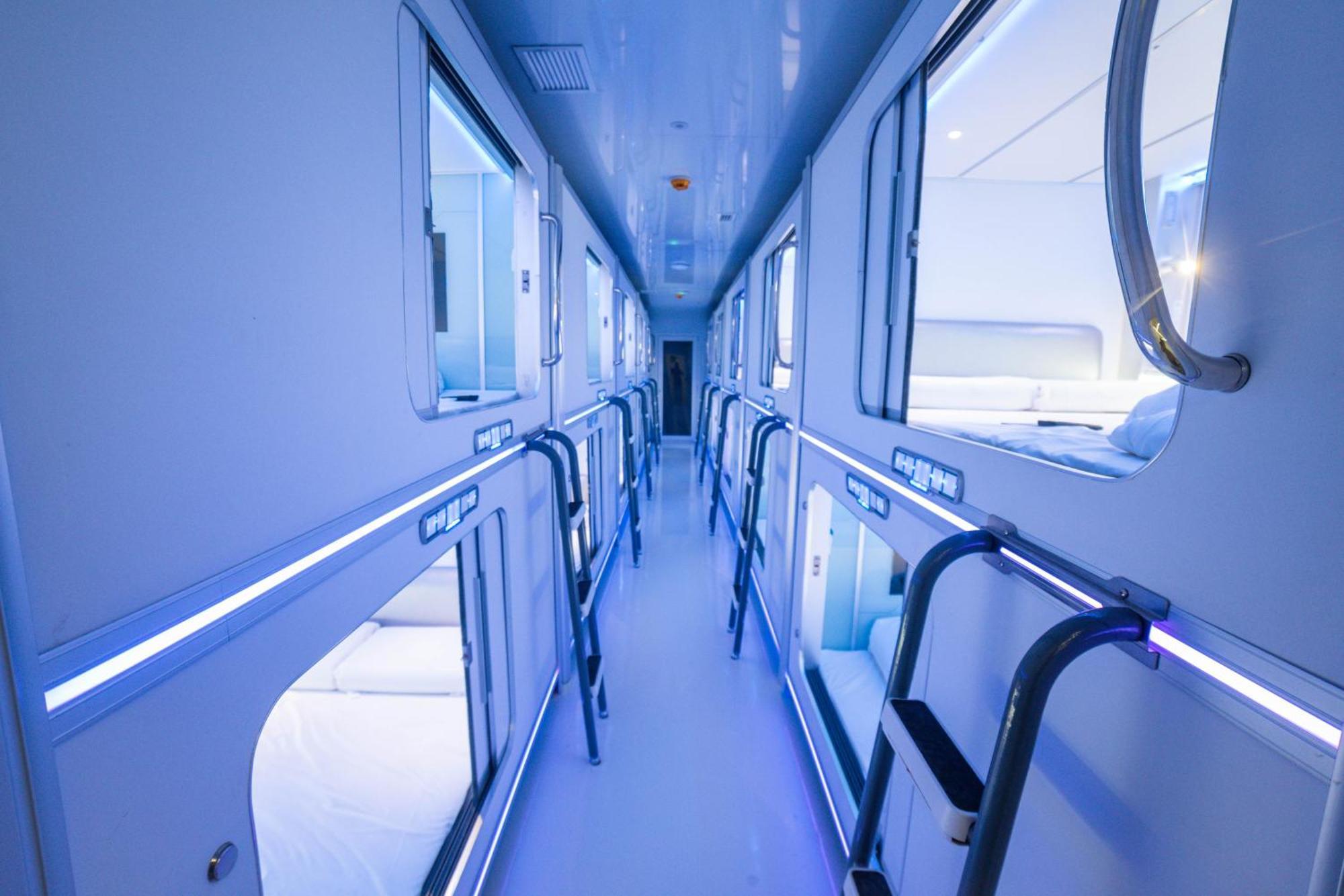 Capsule hotel Optimi