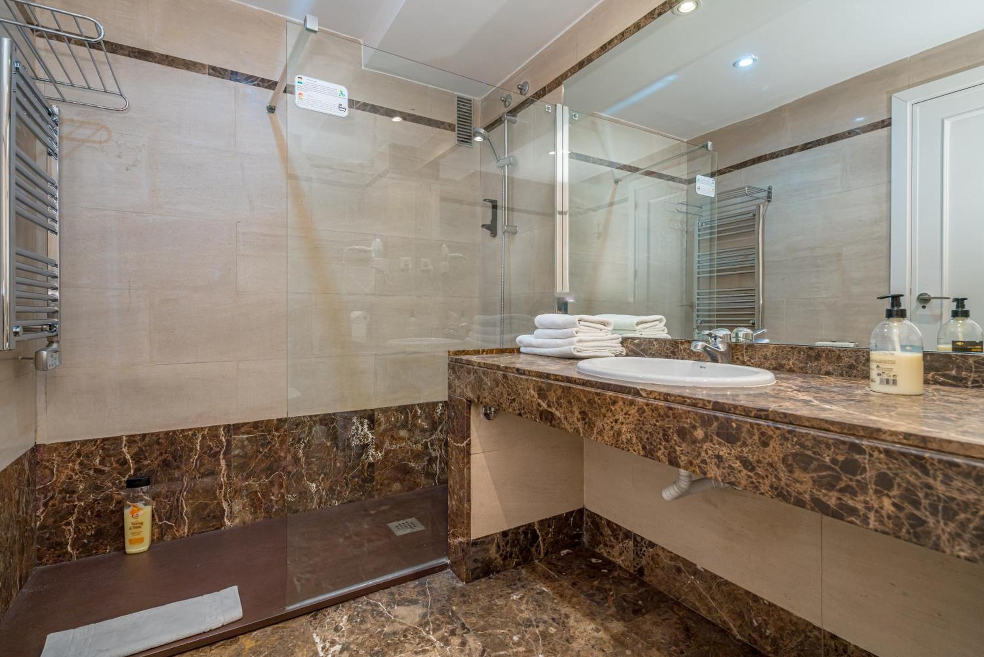 Centrico Plaza Espana - Gran Via V Apartment *