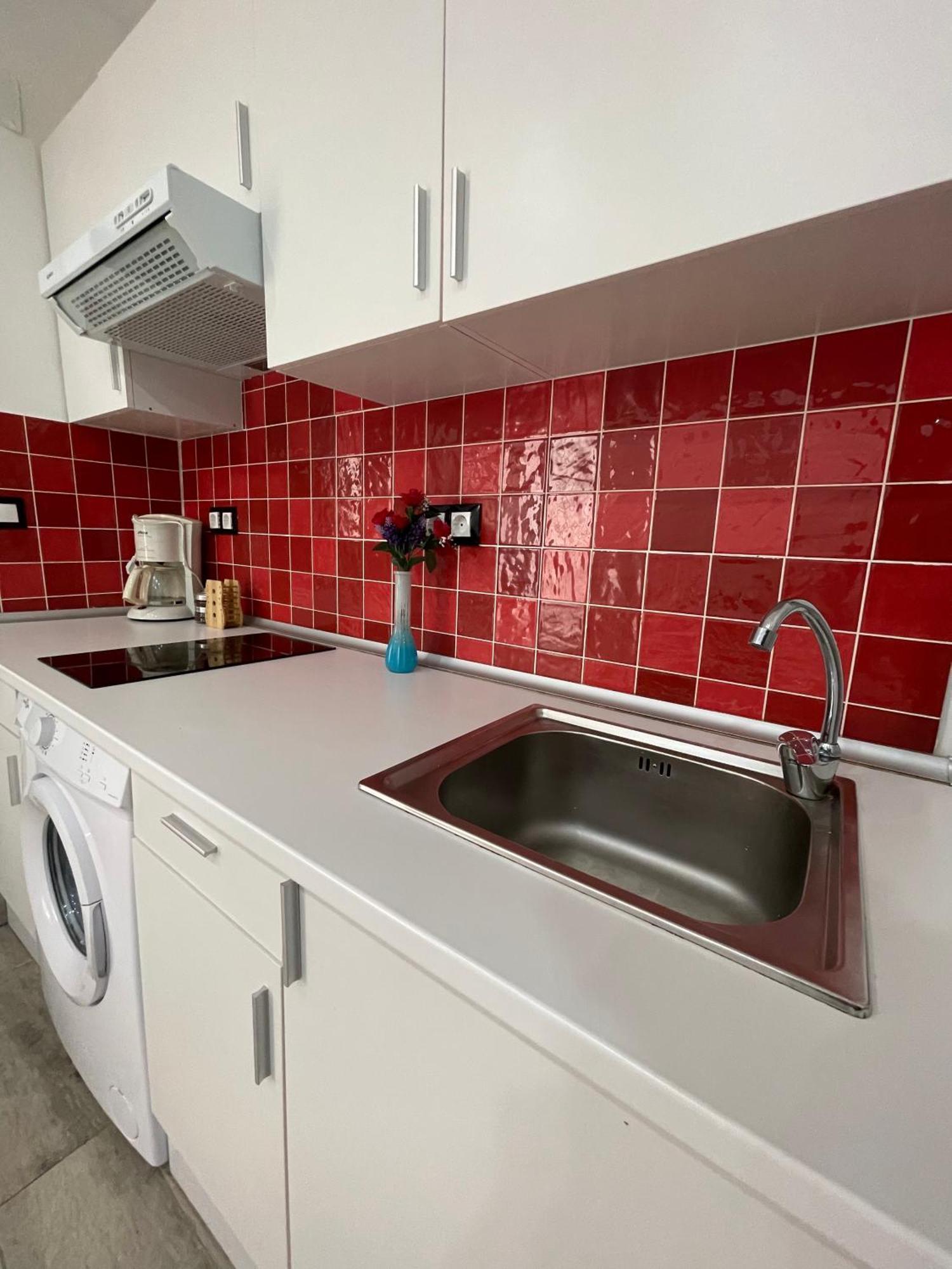 Relax 1min Metro Apartment