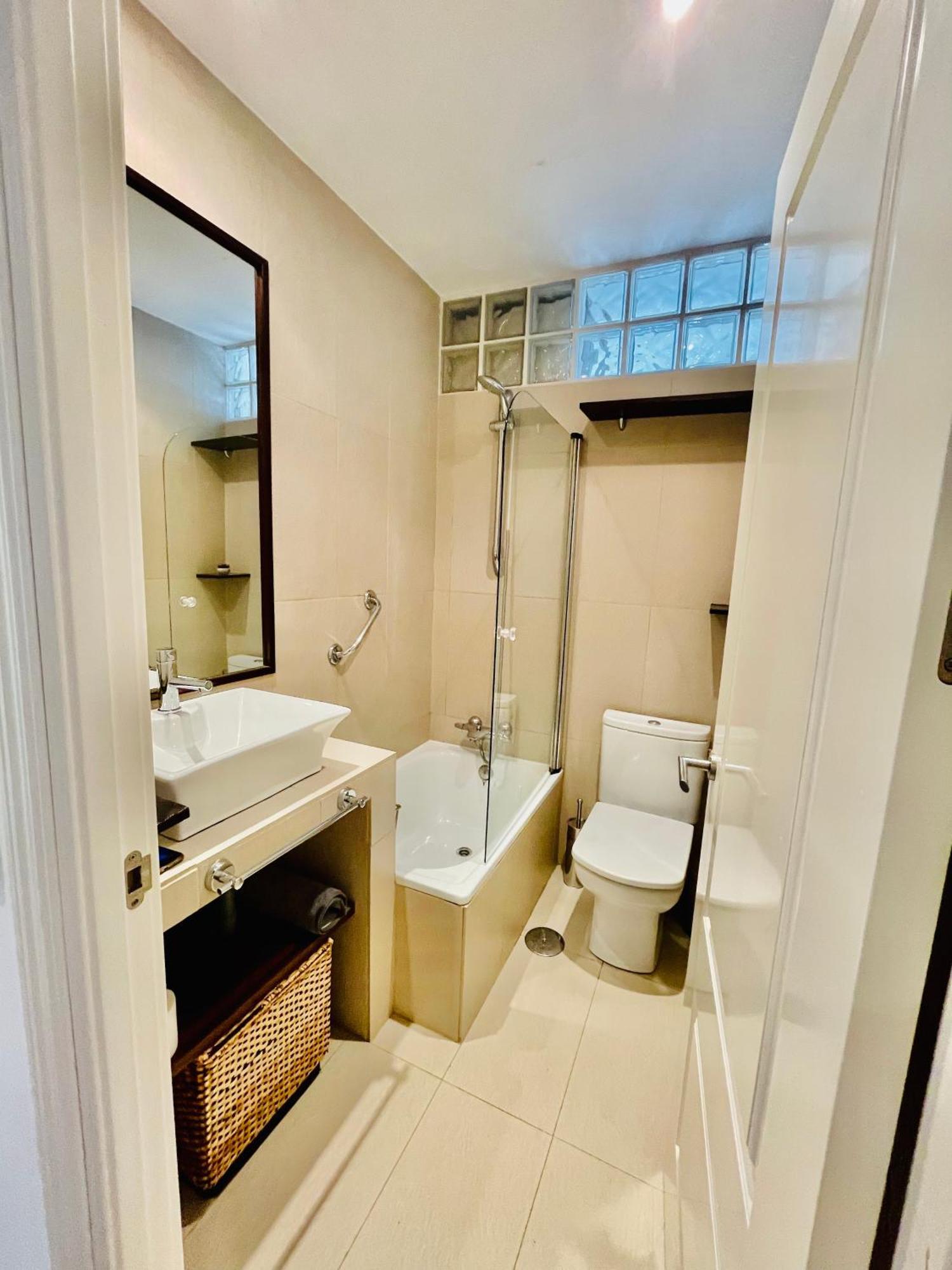 Cuatro Torres, Apto 2 Apartment
