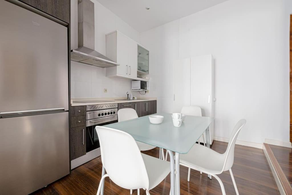Flat Next To The Paseo Del Prado With Balcony - A5 * Madrid