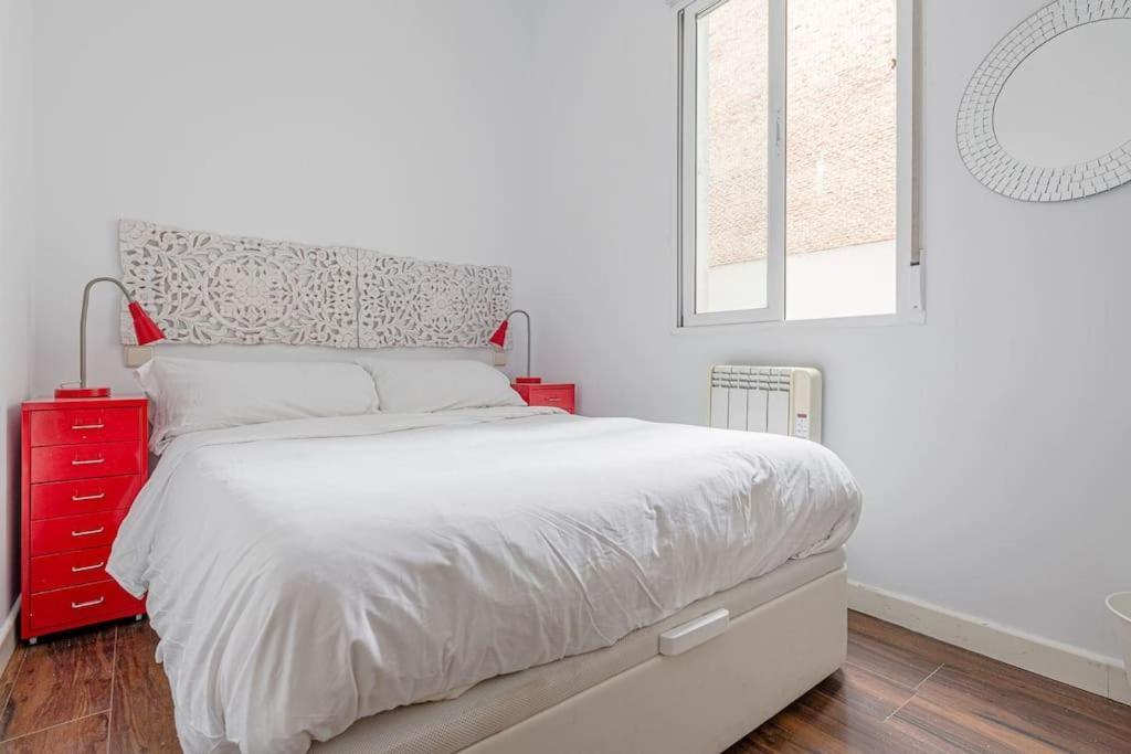 Apartment Flat Next To The Paseo Del Prado With Balcony - A5