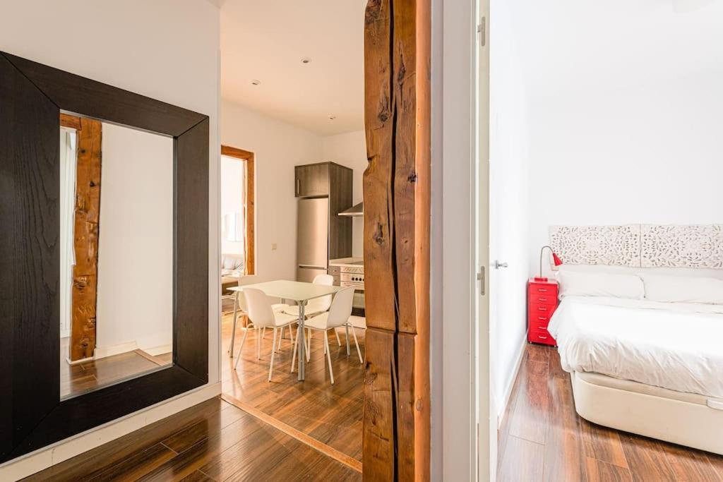 Apartment Flat Next To The Paseo Del Prado With Balcony - A5 *