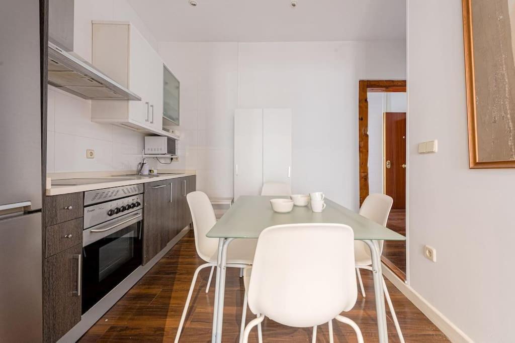 Flat Next To The Paseo Del Prado With Balcony - A5 Apartment Madrid